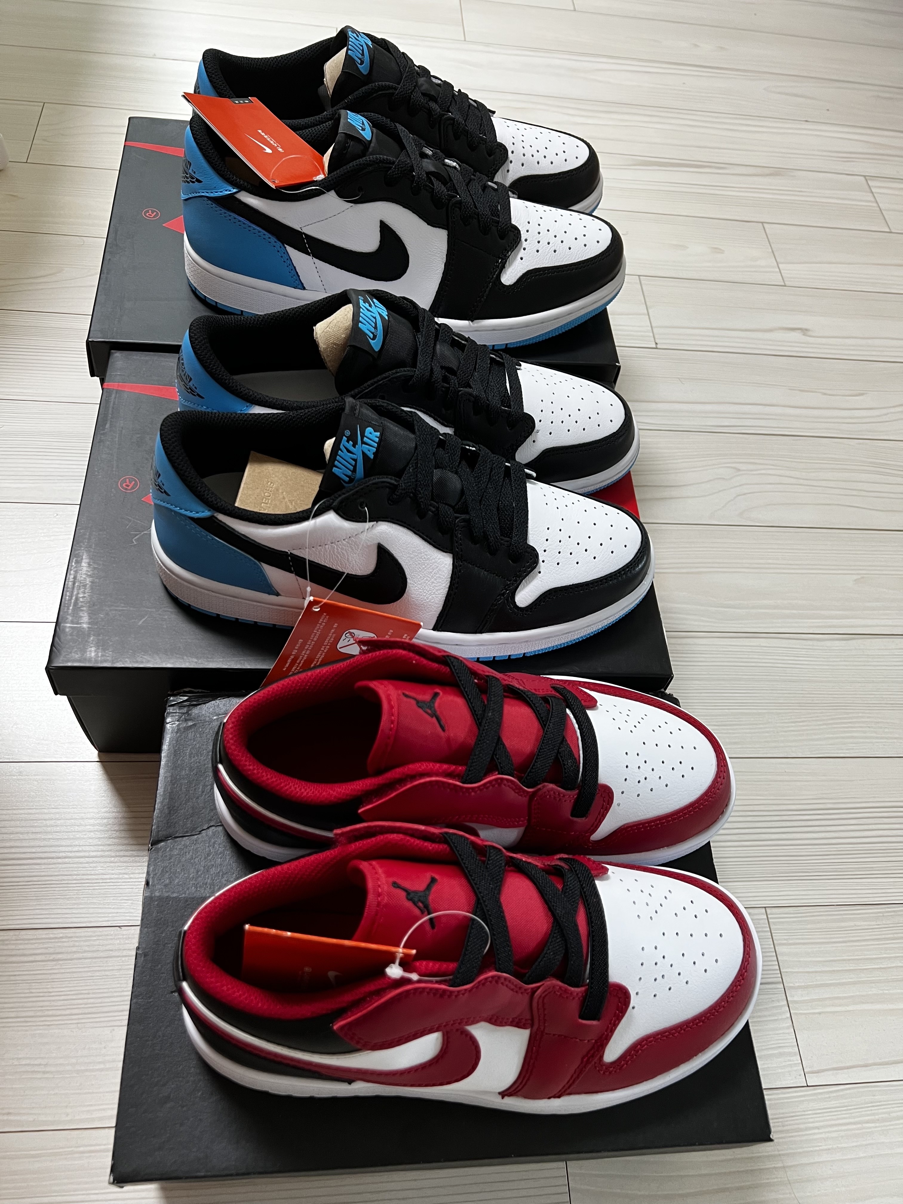 Jordan 1 Retro Low OG Black and Dark Powder Blue 착용 스타일