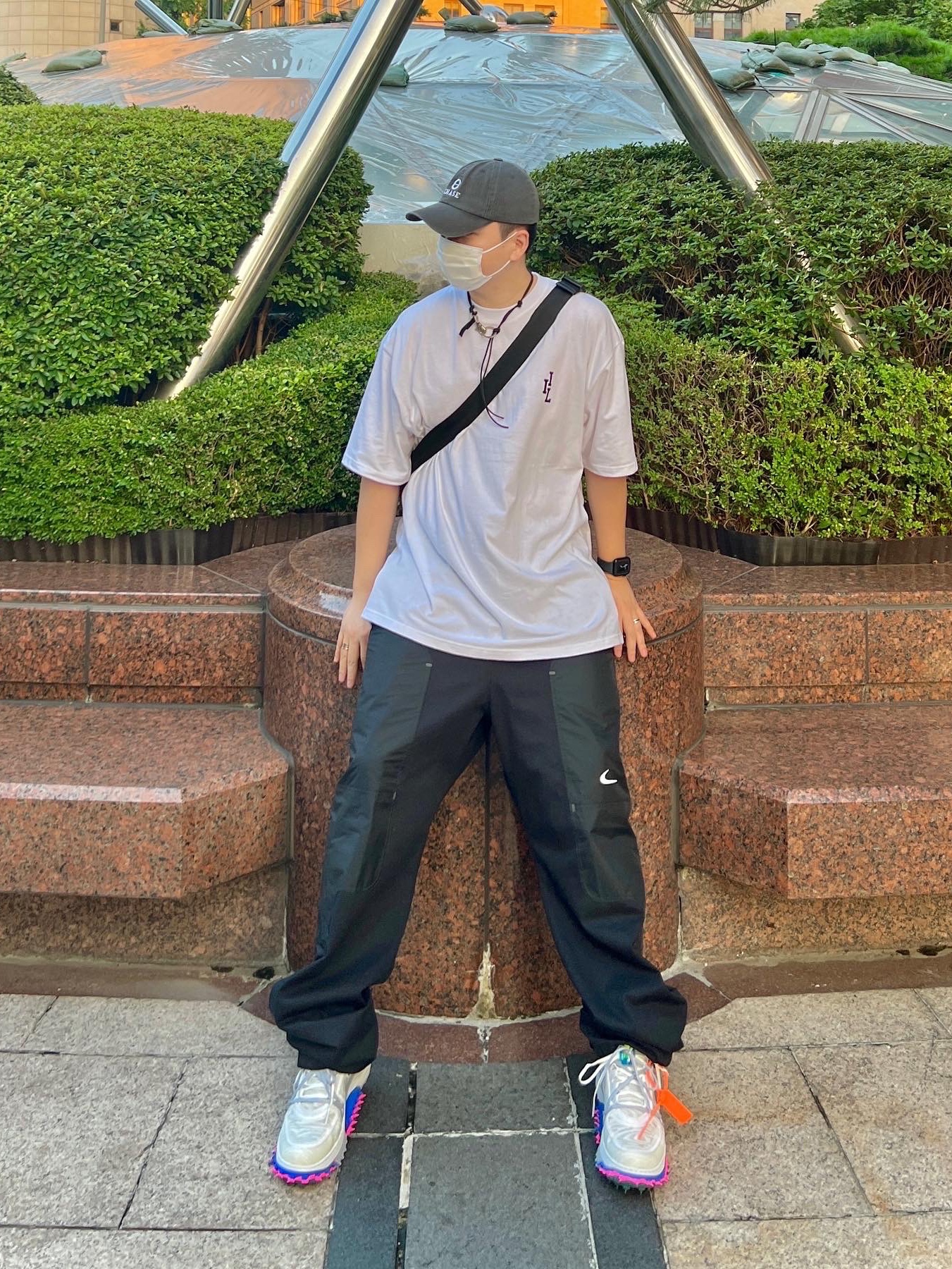 Our Legacy Ladon Leather Keychain Black, Nike x Off-White NRG Pants Black 착용 스타일 - 2