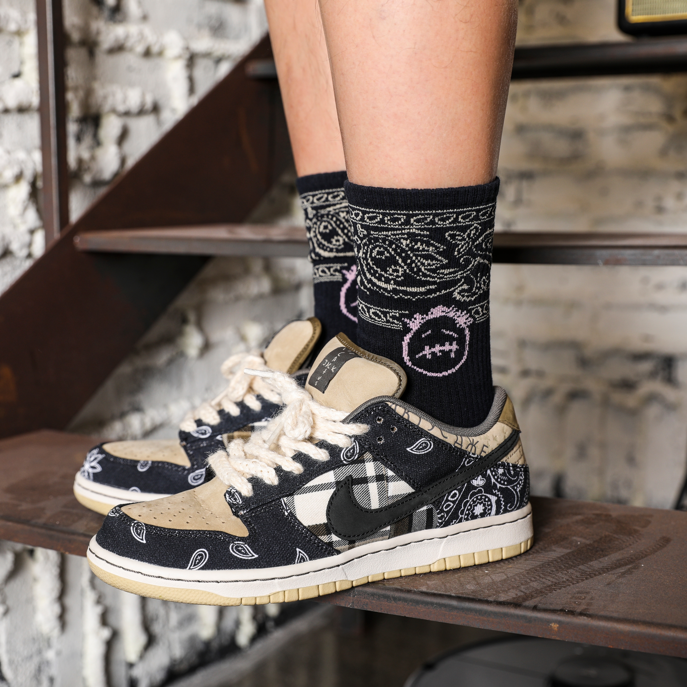 Nike x Travis Scott SB Dunk Low 착용 스타일 - 1