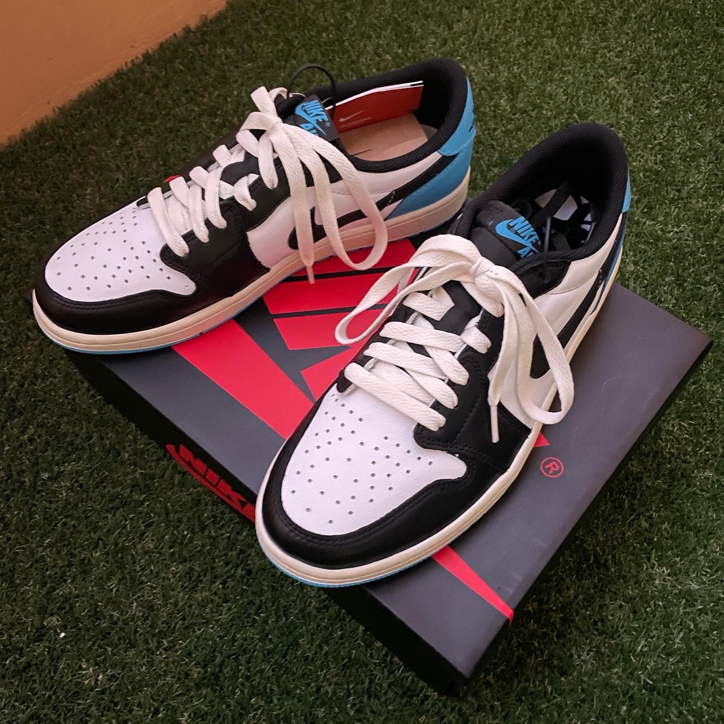 Jordan 1 Retro Low OG Black and Dark Powder Blue, (W) Jordan 1 Retro Low OG Black and Dark Powder Blue 착용 스타일 - 3