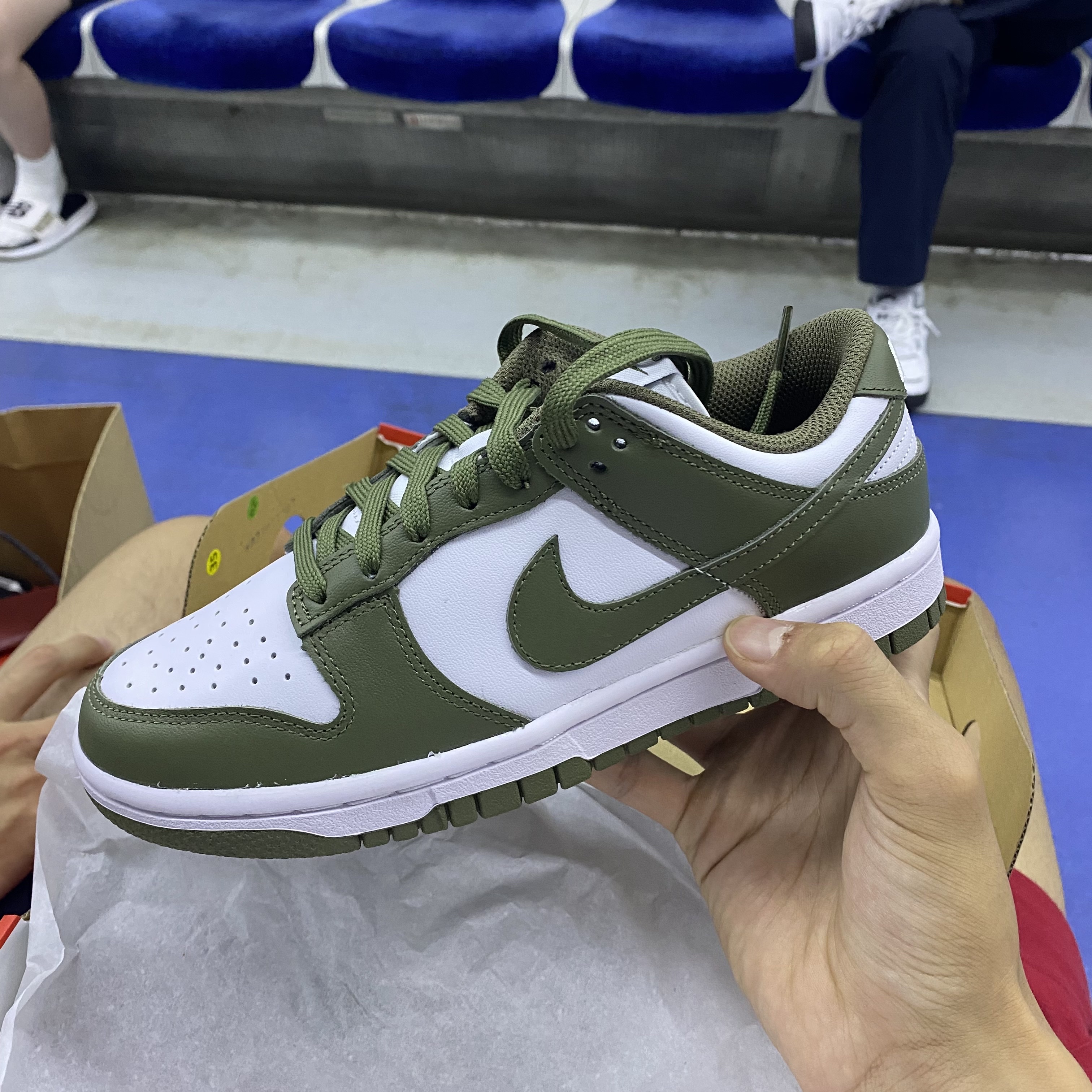 (W) Nike Dunk Low Medium Olive 착용 스타일