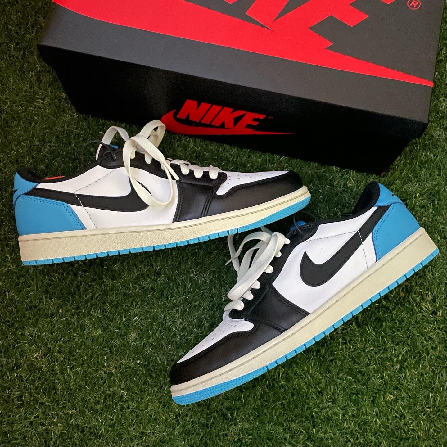 Jordan 1 Retro Low OG Black and Dark Powder Blue, (W) Jordan 1 Retro Low OG Black and Dark Powder Blue 착용 스타일 - 2
