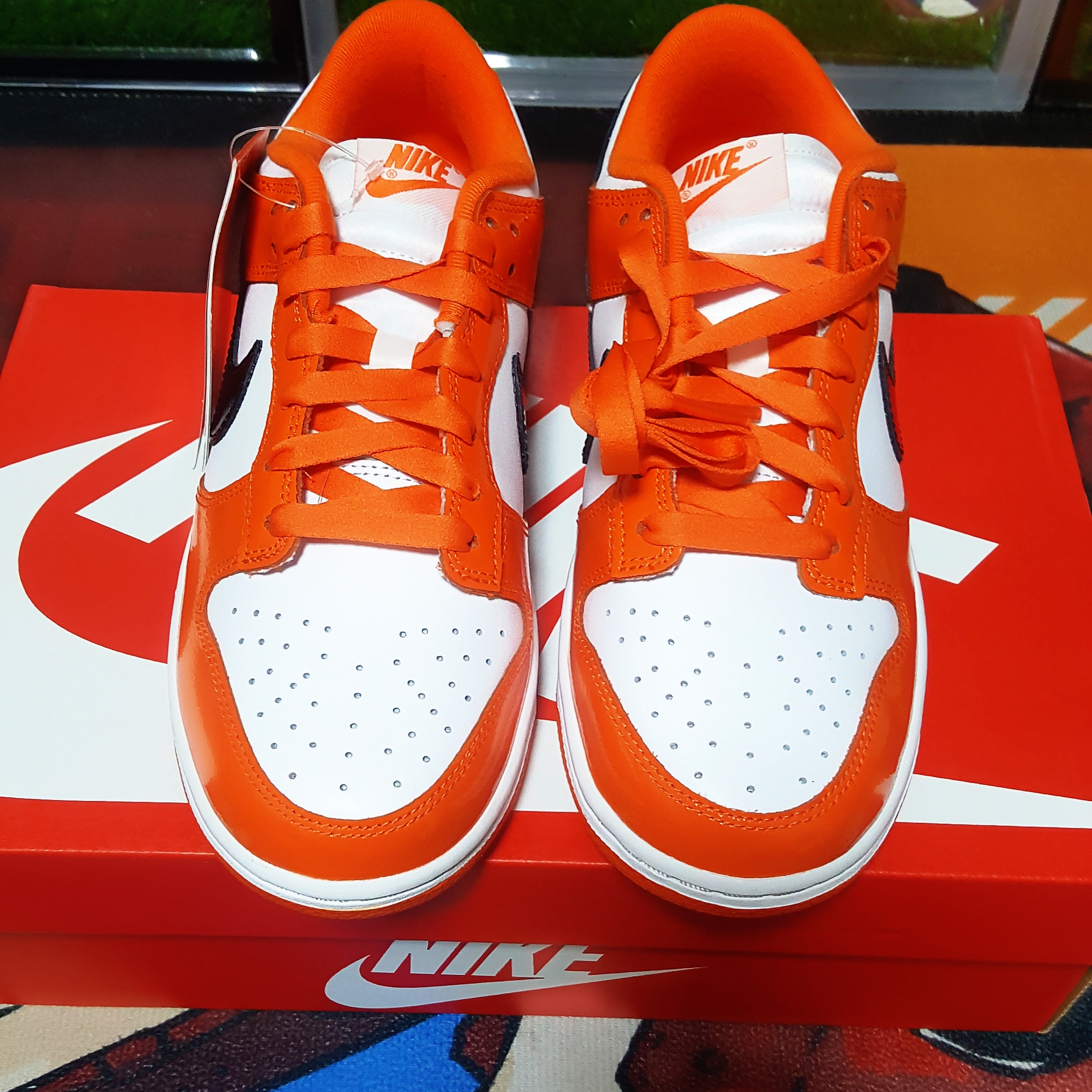 (W) Nike Dunk Low Essential Brilliant Orange 착용 스타일 - 3