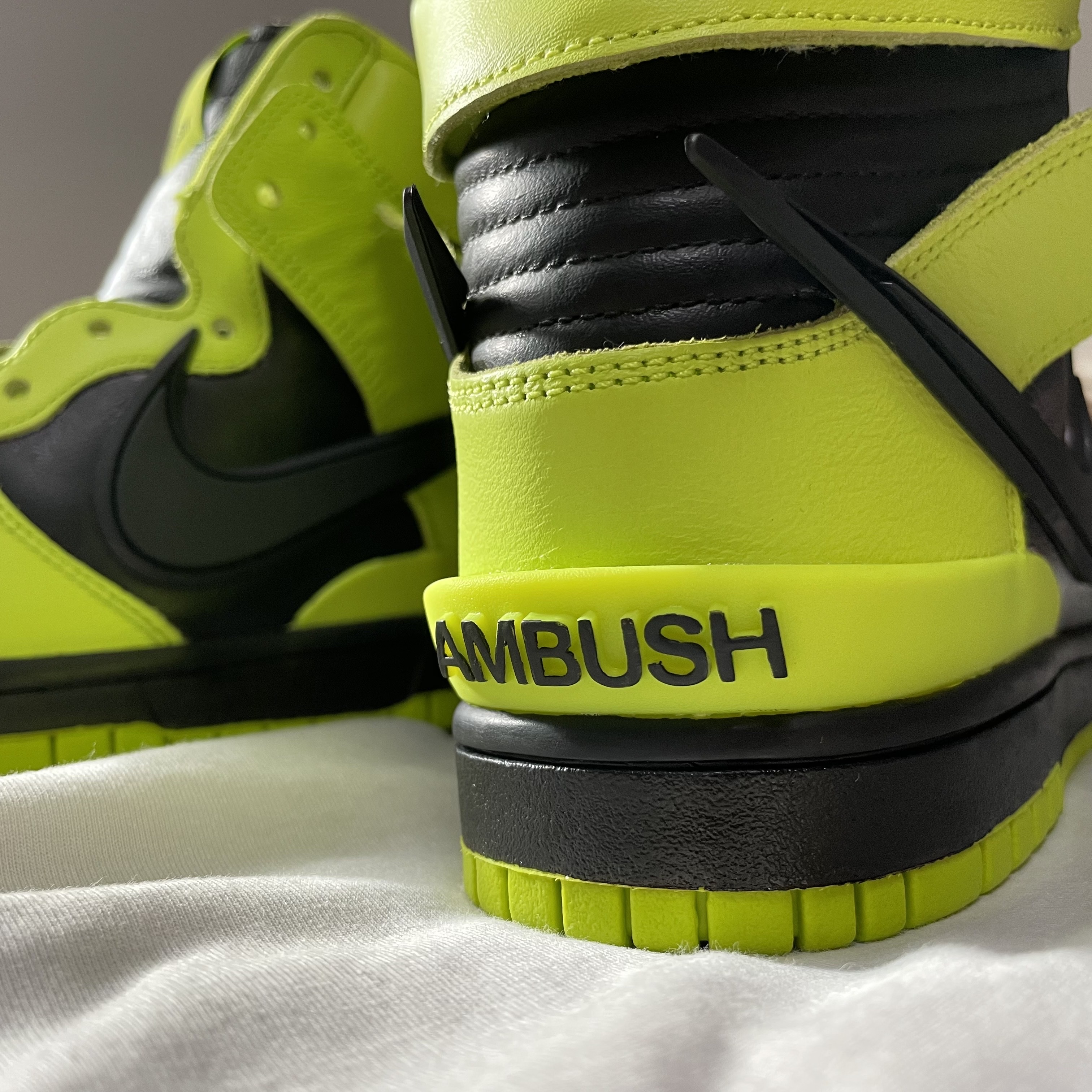 Nike x Ambush Dunk High Flash Lime 착용 스타일 - 4