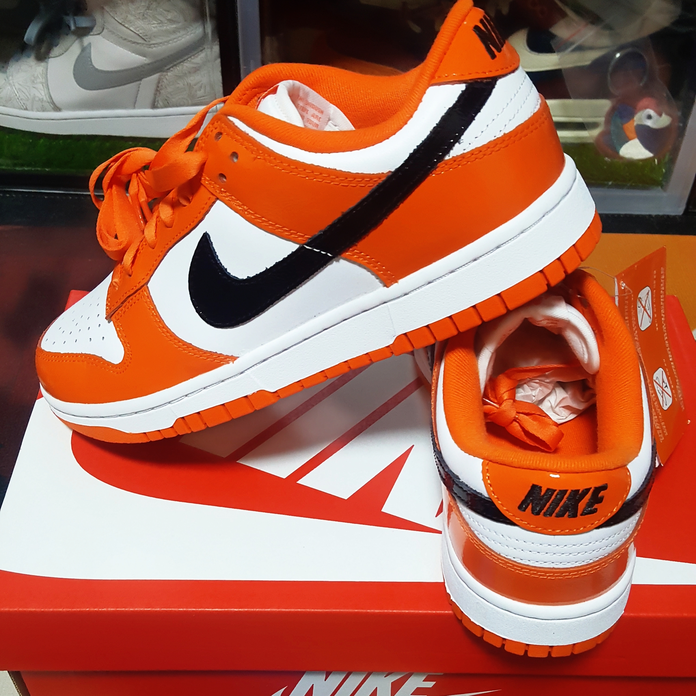 (W) Nike Dunk Low Essential Brilliant Orange 착용 스타일 - 2