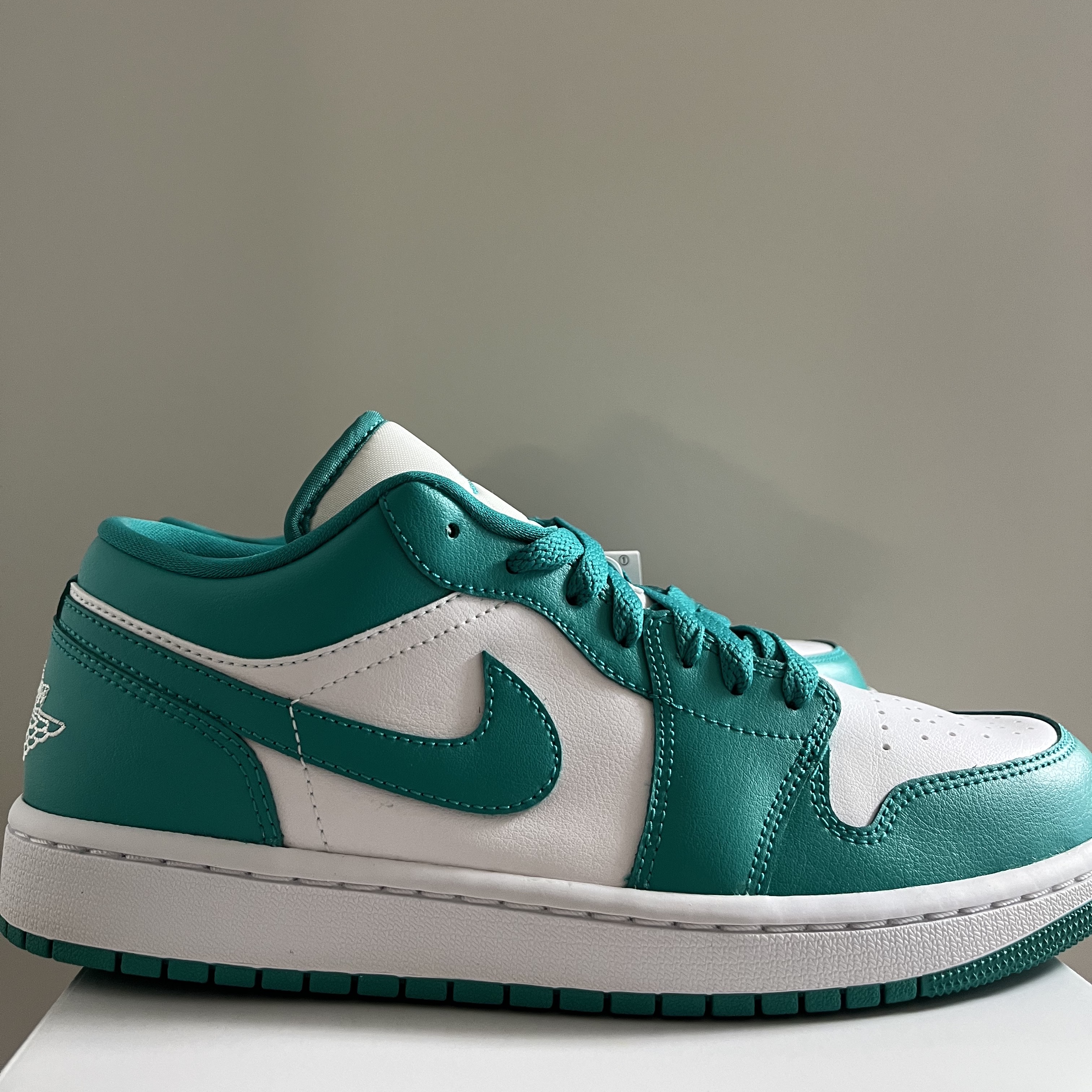 (W) Jordan 1 Low New Emerald 착용 스타일 - 3