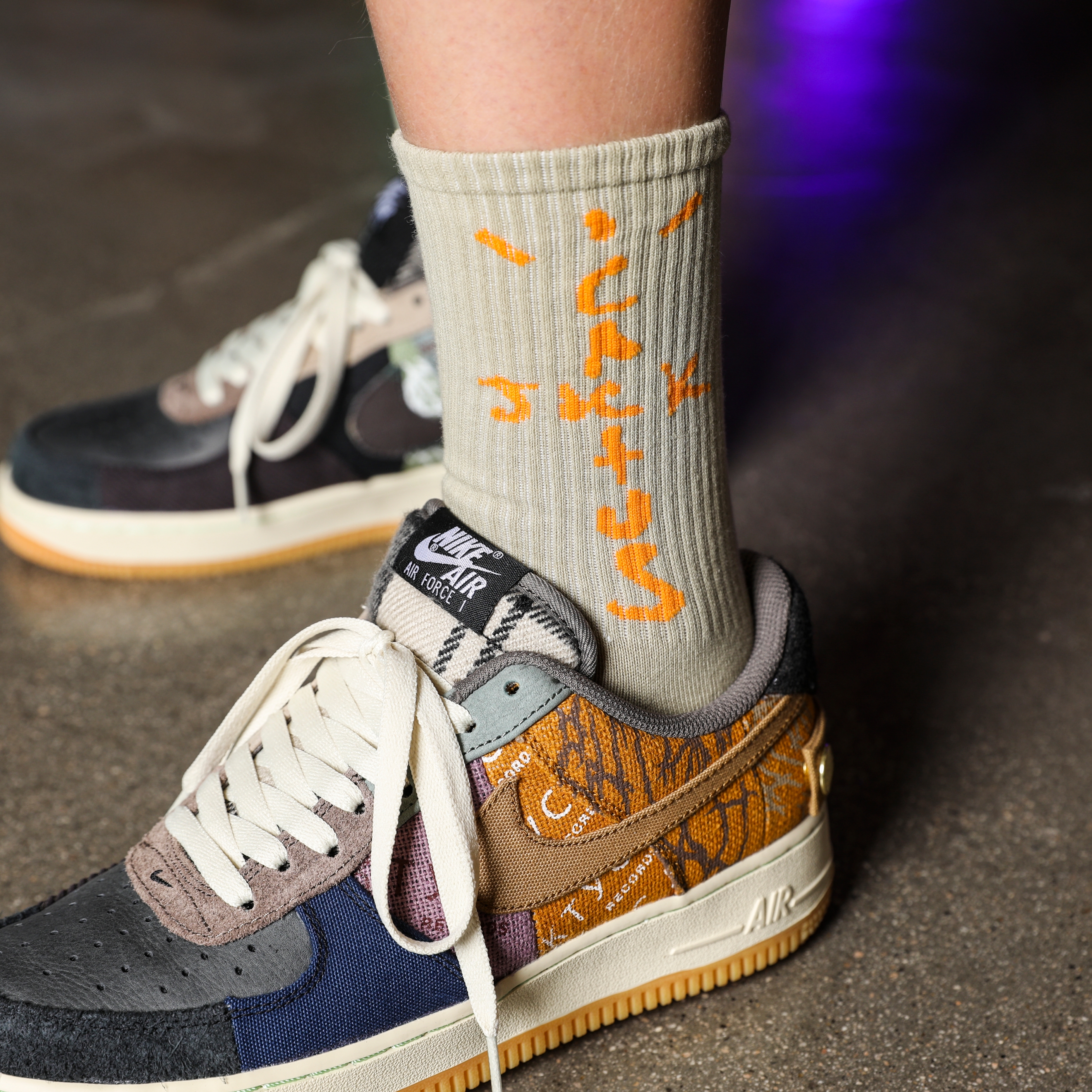 Nike x Travis Scott Air Force 1 Low Cactus Jack 착용 스타일 - 1