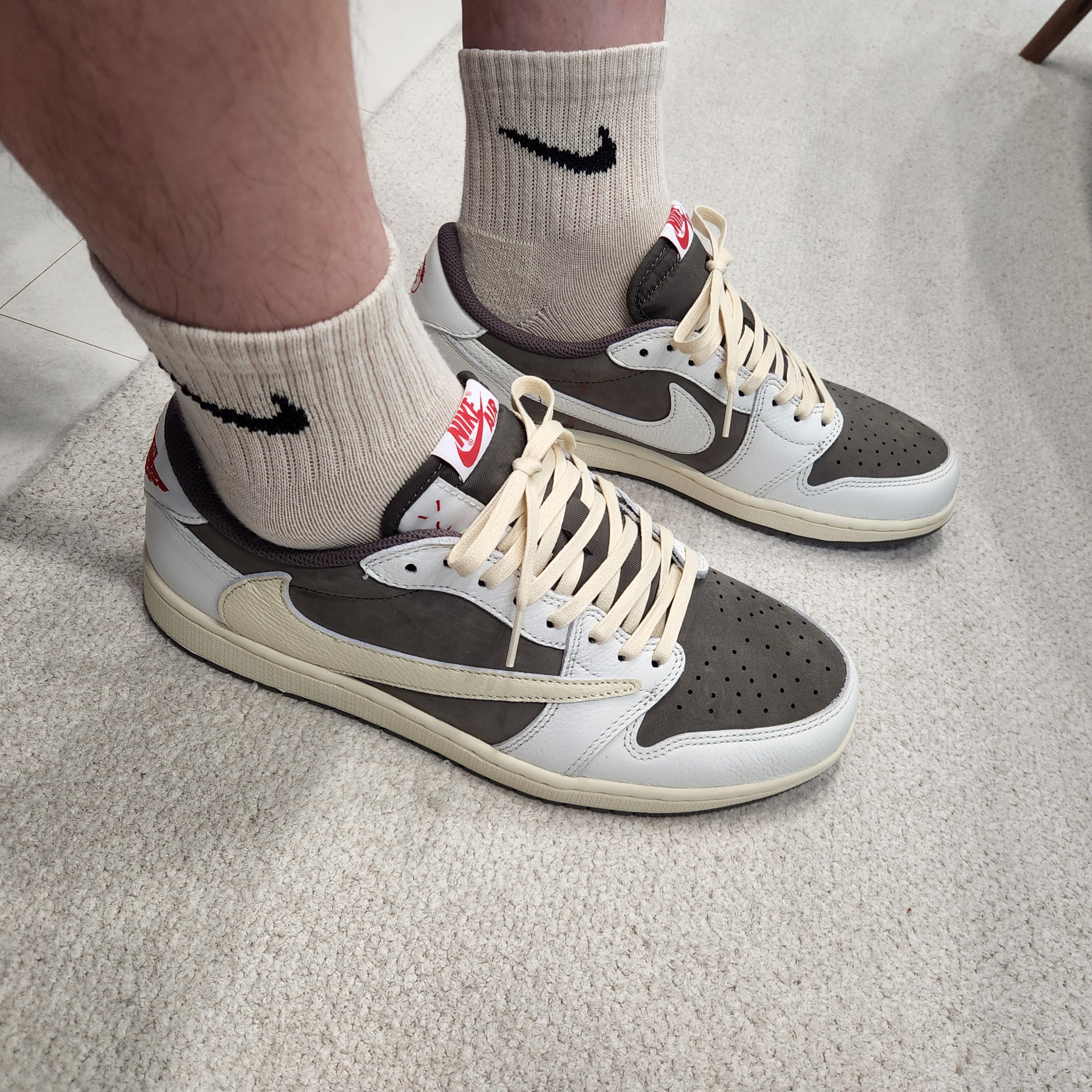 Jordan 1 x Travis Scott Retro Low OG SP Sail and Ridgerock, Essentials 1977 Shorts Iron - 22SS 착용 스타일 - 1
