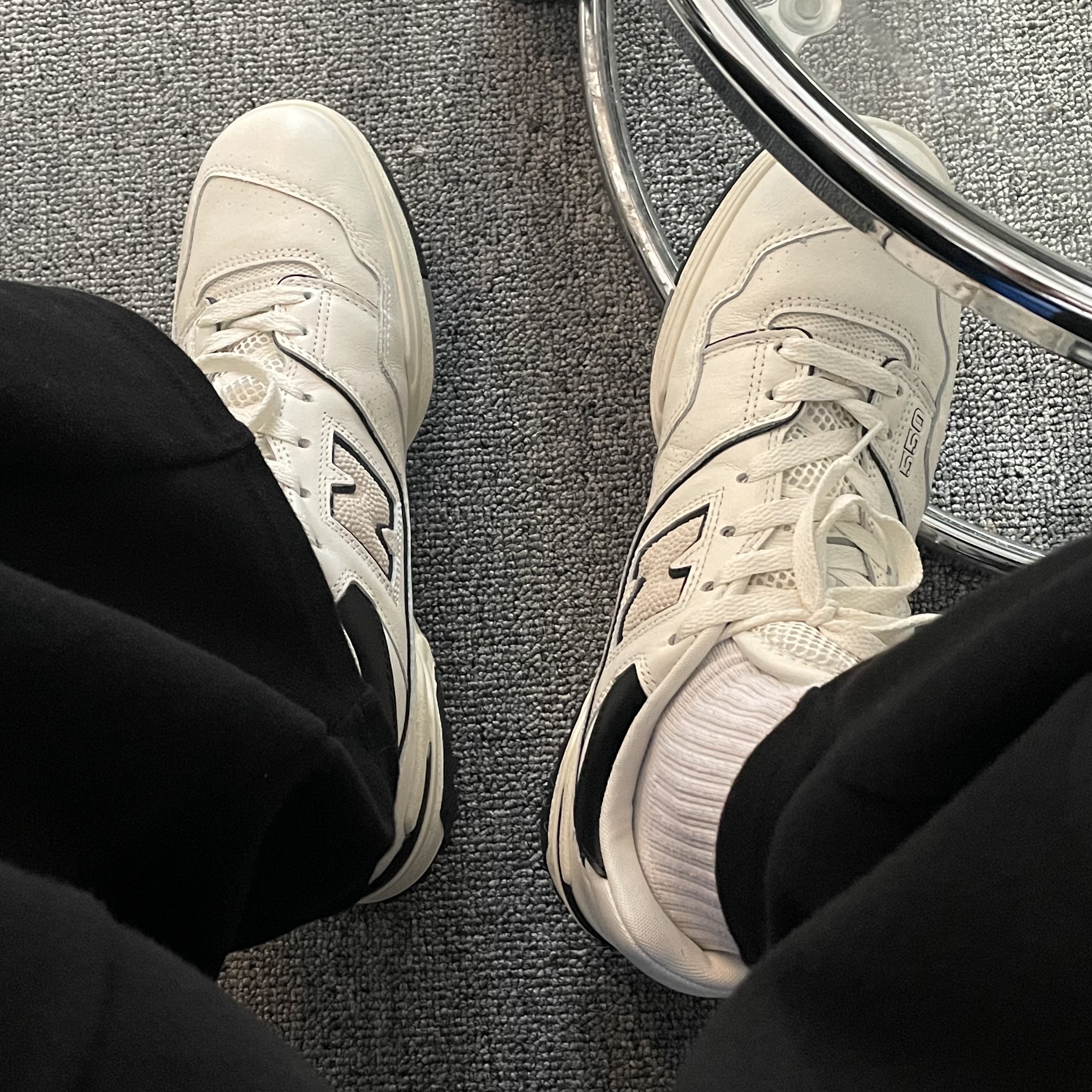 New Balance 550 White Grey - 2E Wide 착용 스타일 - 2