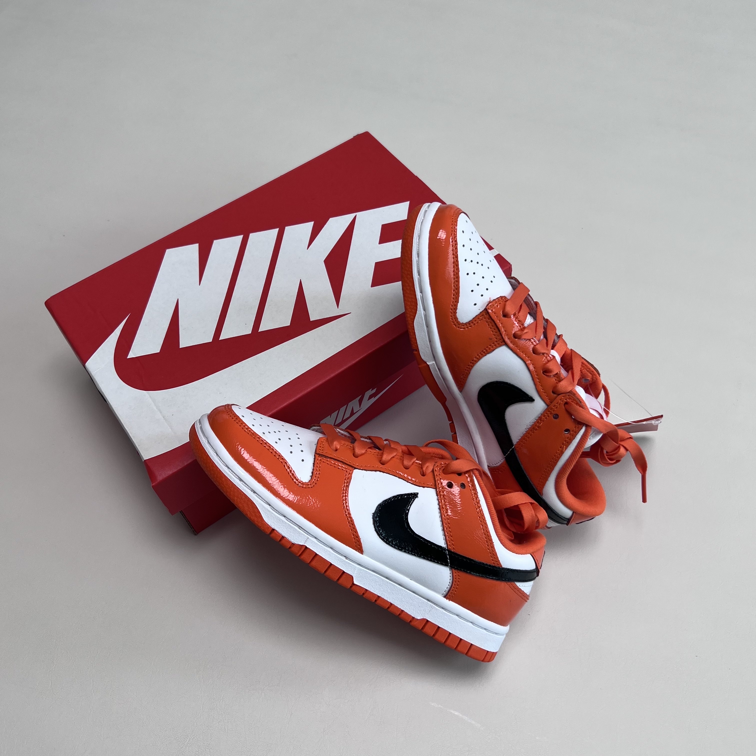 (W) Nike Dunk Low Essential Brilliant Orange 착용 스타일