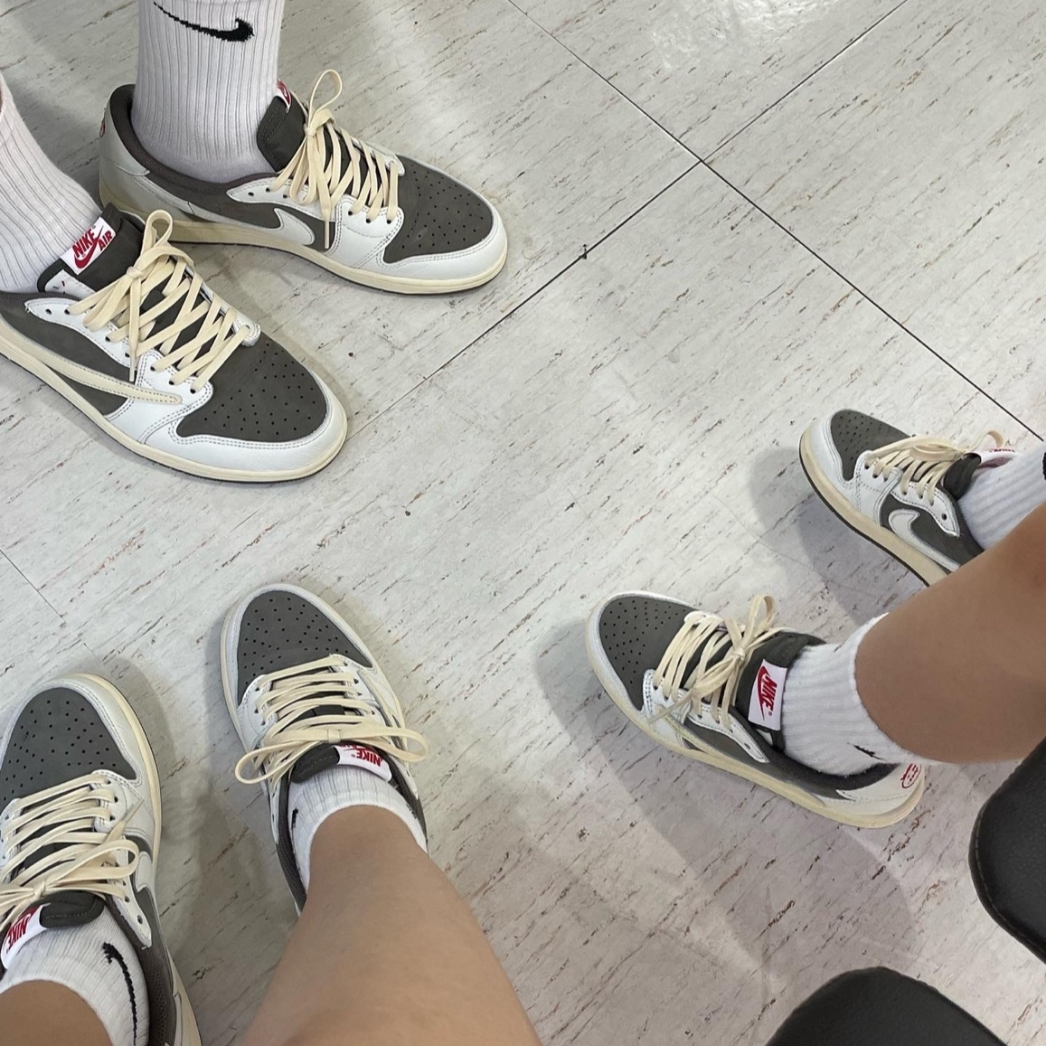 Jordan 1 x Travis Scott Retro Low OG SP Sail and Ridgerock, Essentials 1977 Shorts Iron - 22SS 착용 스타일 - 4
