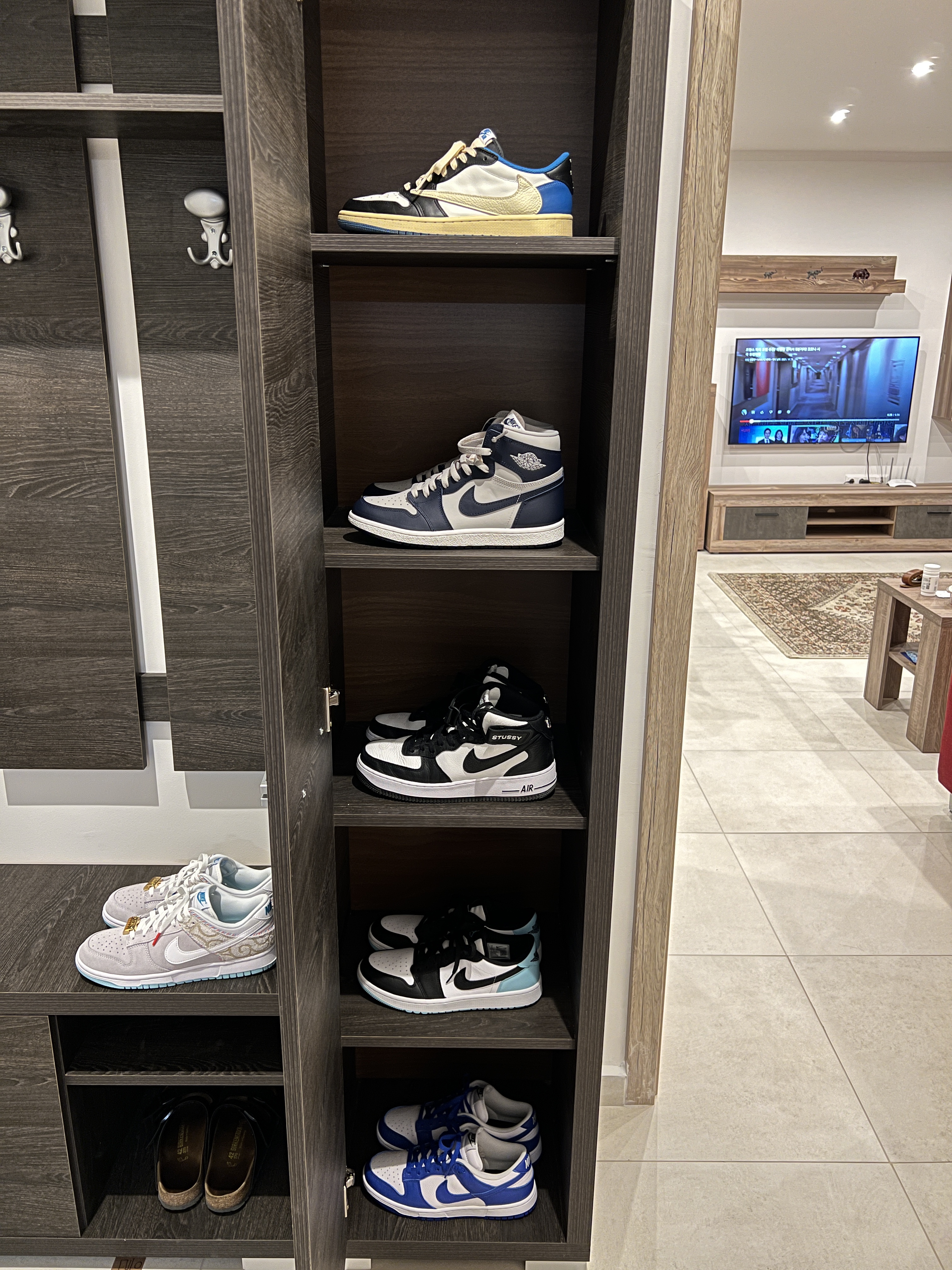 Jordan 1 x Travis Scott x Fragment Retro Low OG SP Military Blue, Jordan 1 High 85 College Navy 착용 스타일
