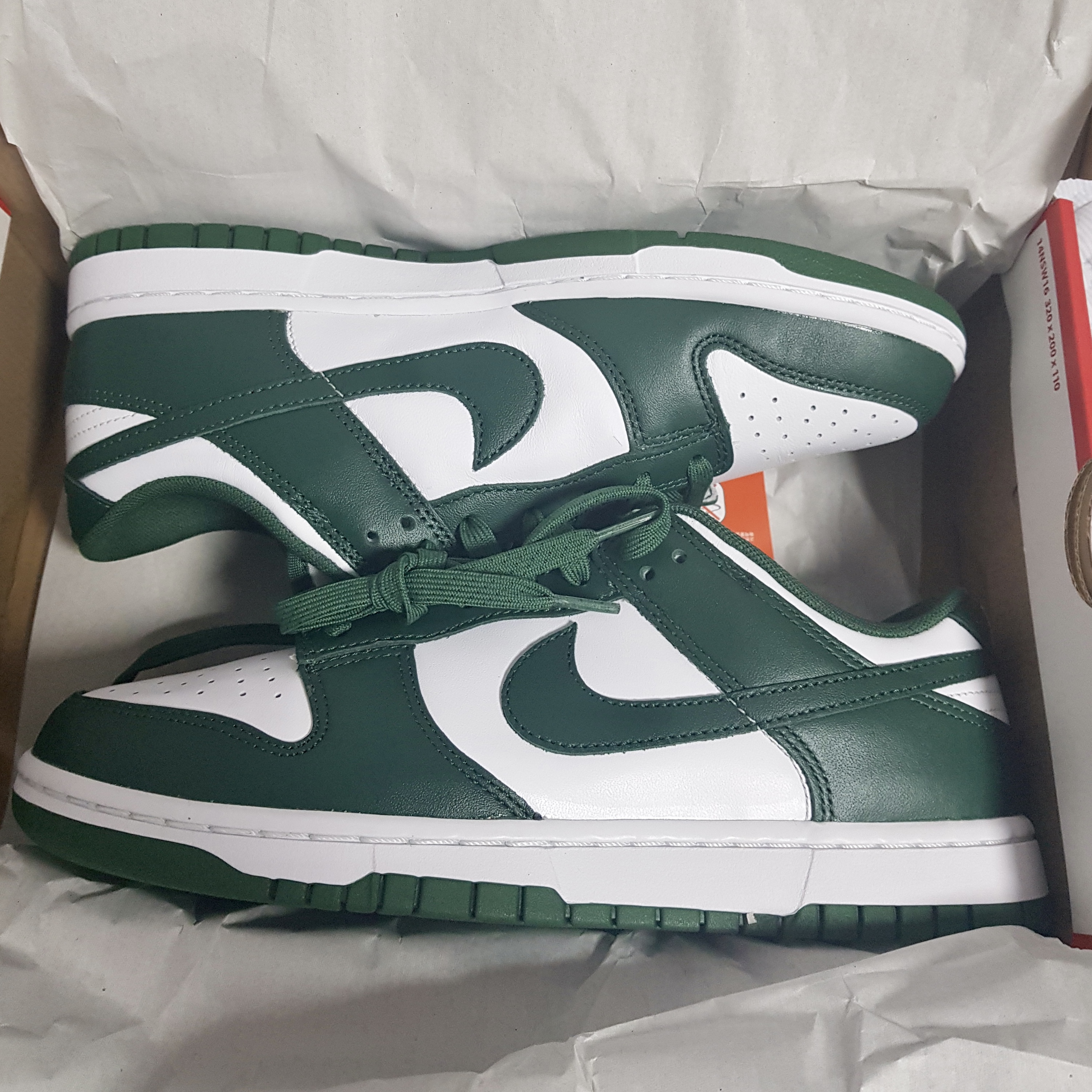 Nike Dunk Low Retro Varsity Green 착용 스타일