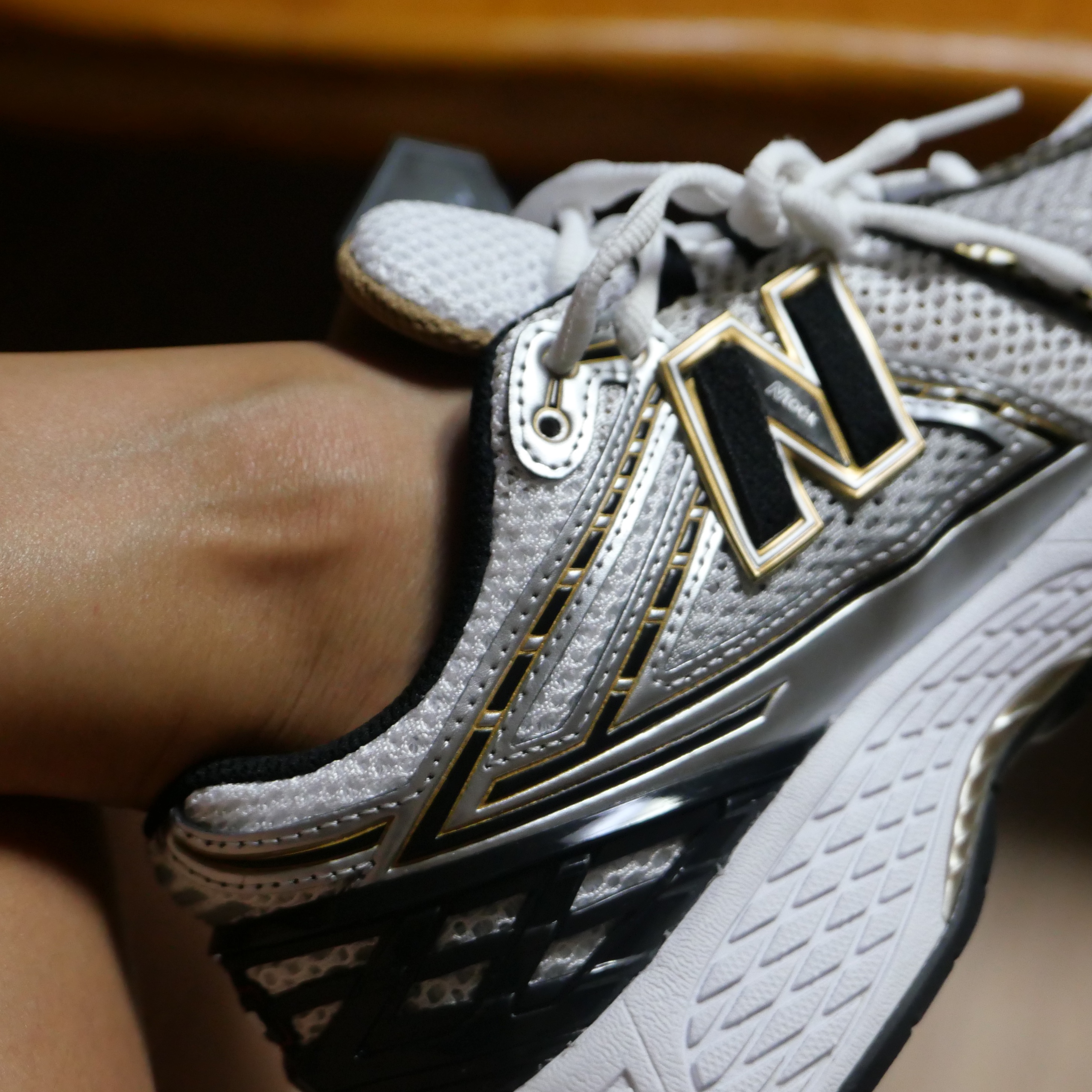 New Balance 1906R White Gold 착용 스타일 - 3