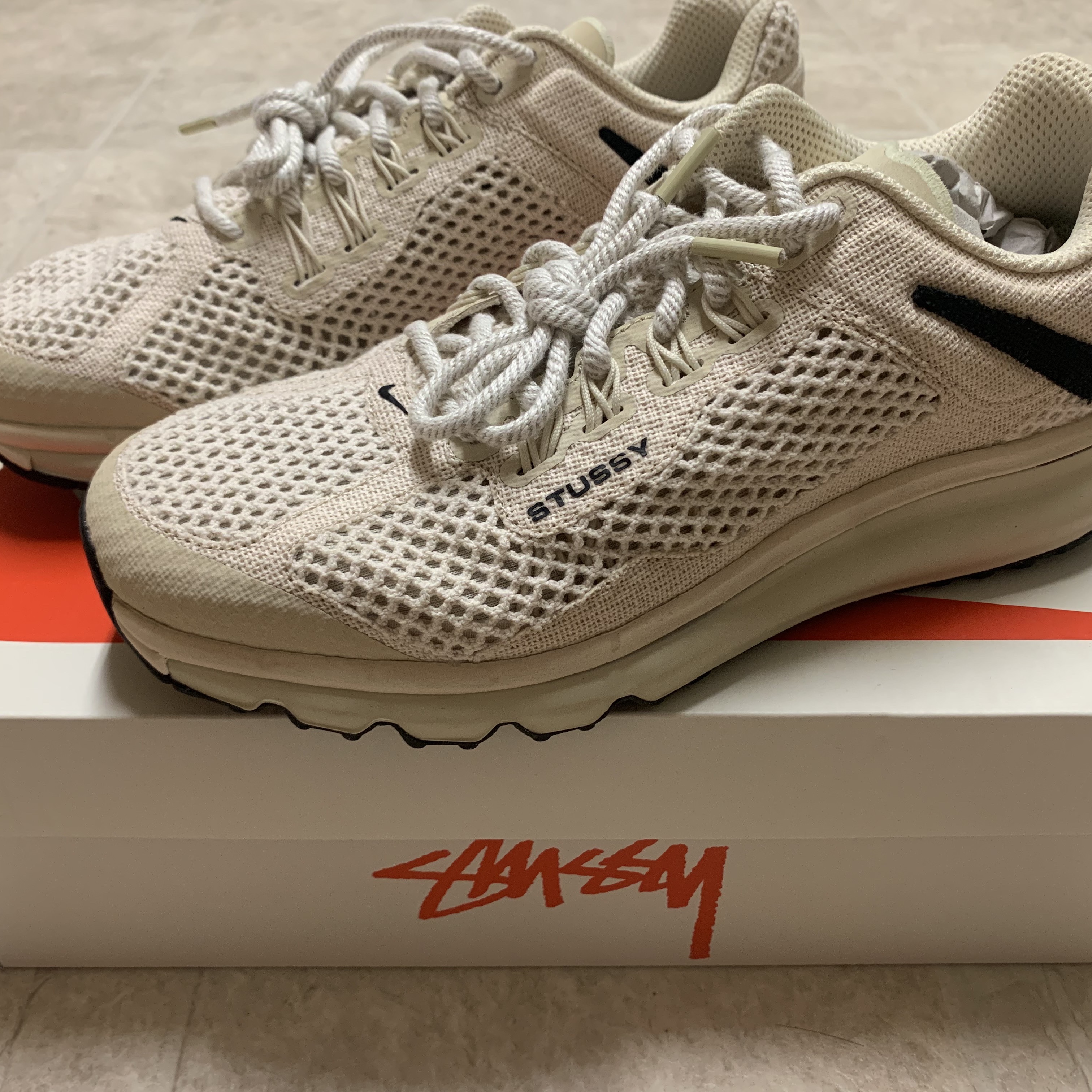Nike x Stussy Air Max 2013 Fossil 착용 스타일