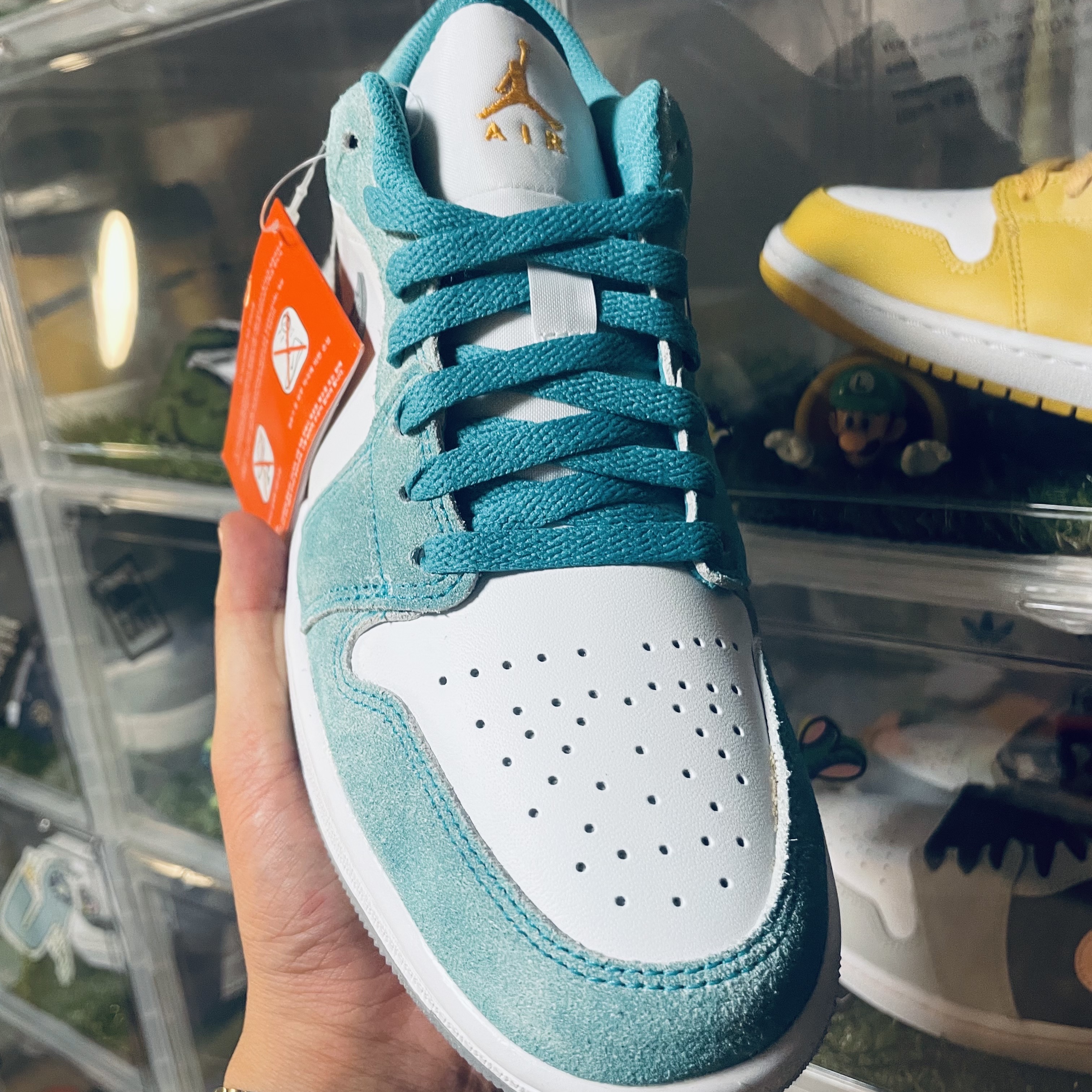 Jordan 1 Low SE New Emerald 착용 스타일 - 3