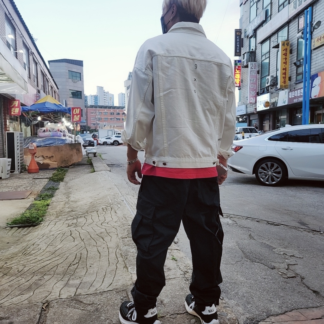 Nike x Sacai x Jean Paul Gaultier VaporWaffle Black White 착용 스타일 - 4