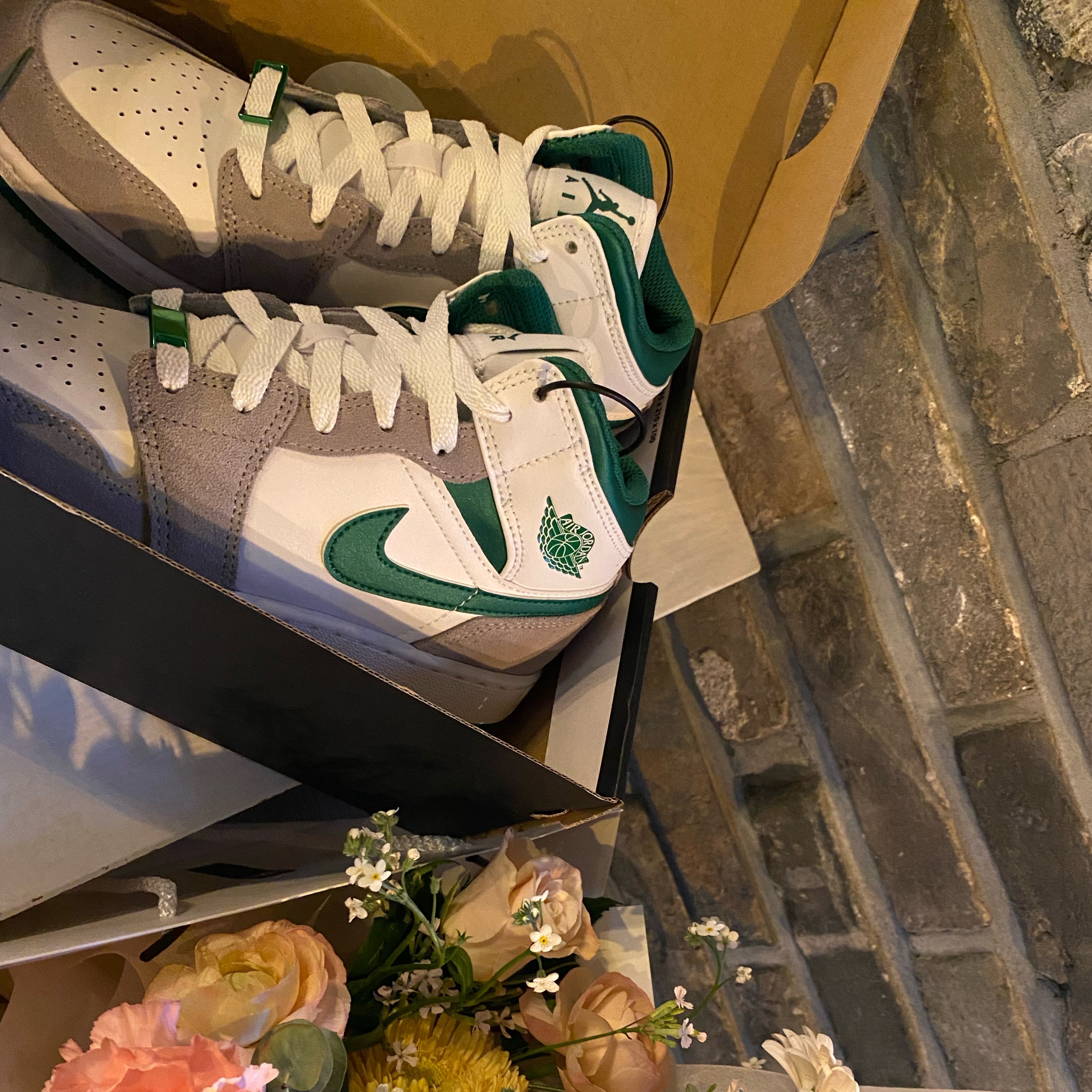 Jordan 1 Mid SE Pine Green Light Smoke Grey 착용 스타일