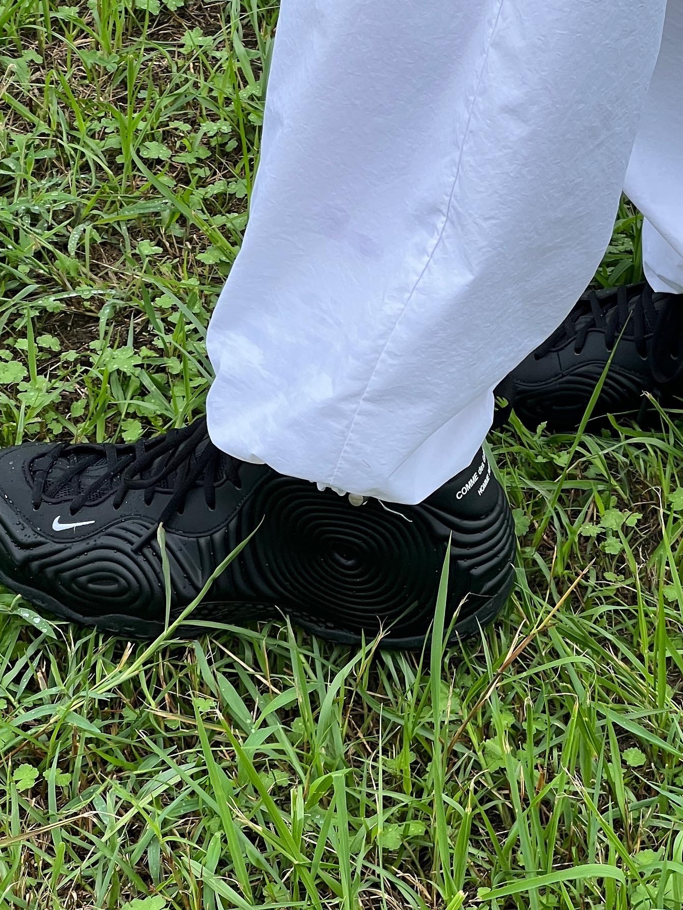 Nike x Comme des Garcons Homme Plus Air Foamposite One Black 착용 스타일 - 3