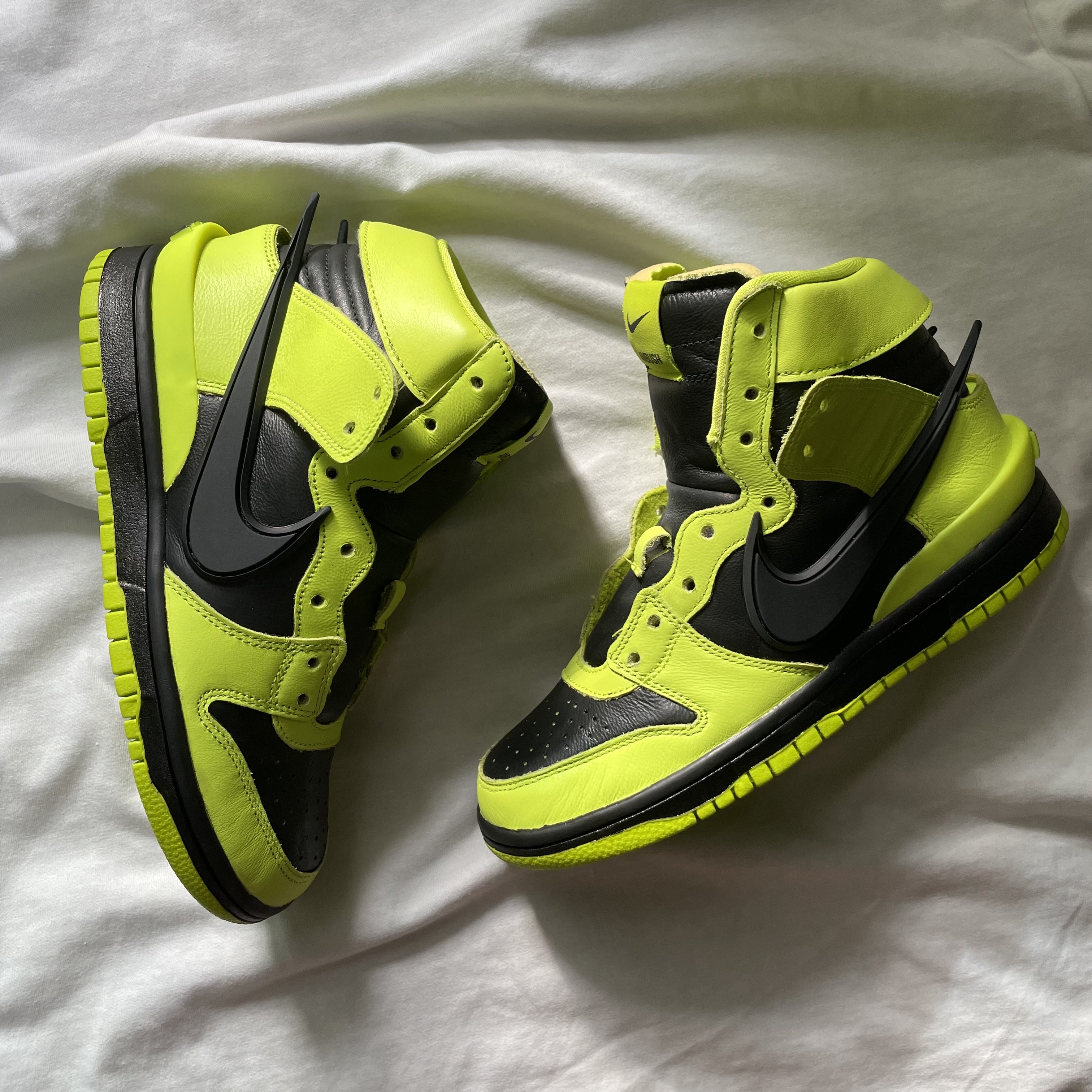 Nike x Ambush Dunk High Flash Lime 착용 스타일 - 1