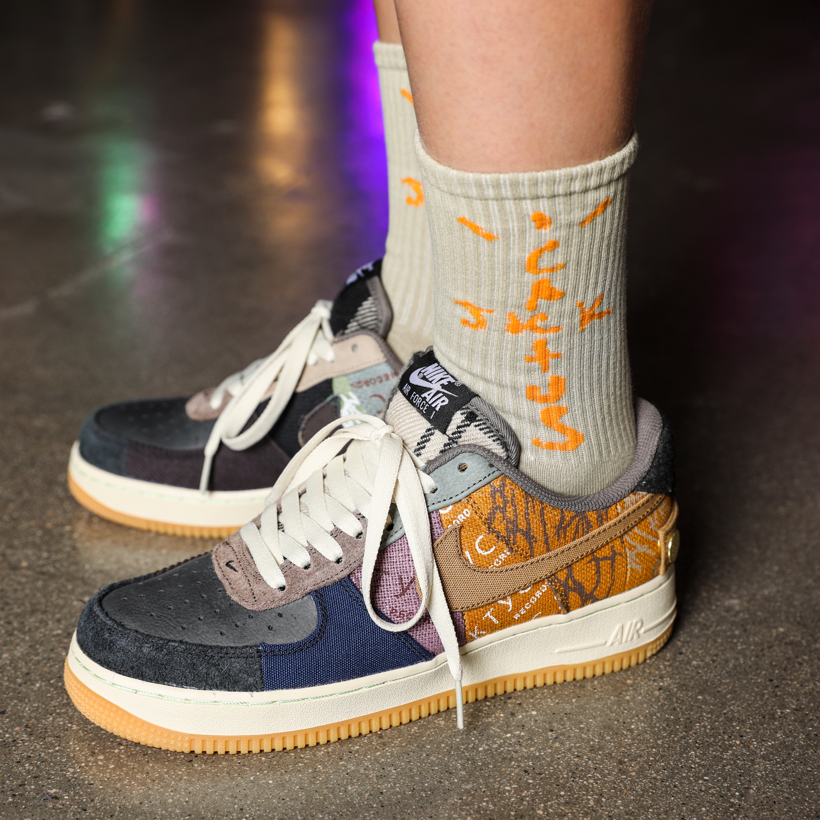 Nike x Travis Scott Air Force 1 Low Cactus Jack 착용 스타일 - 2