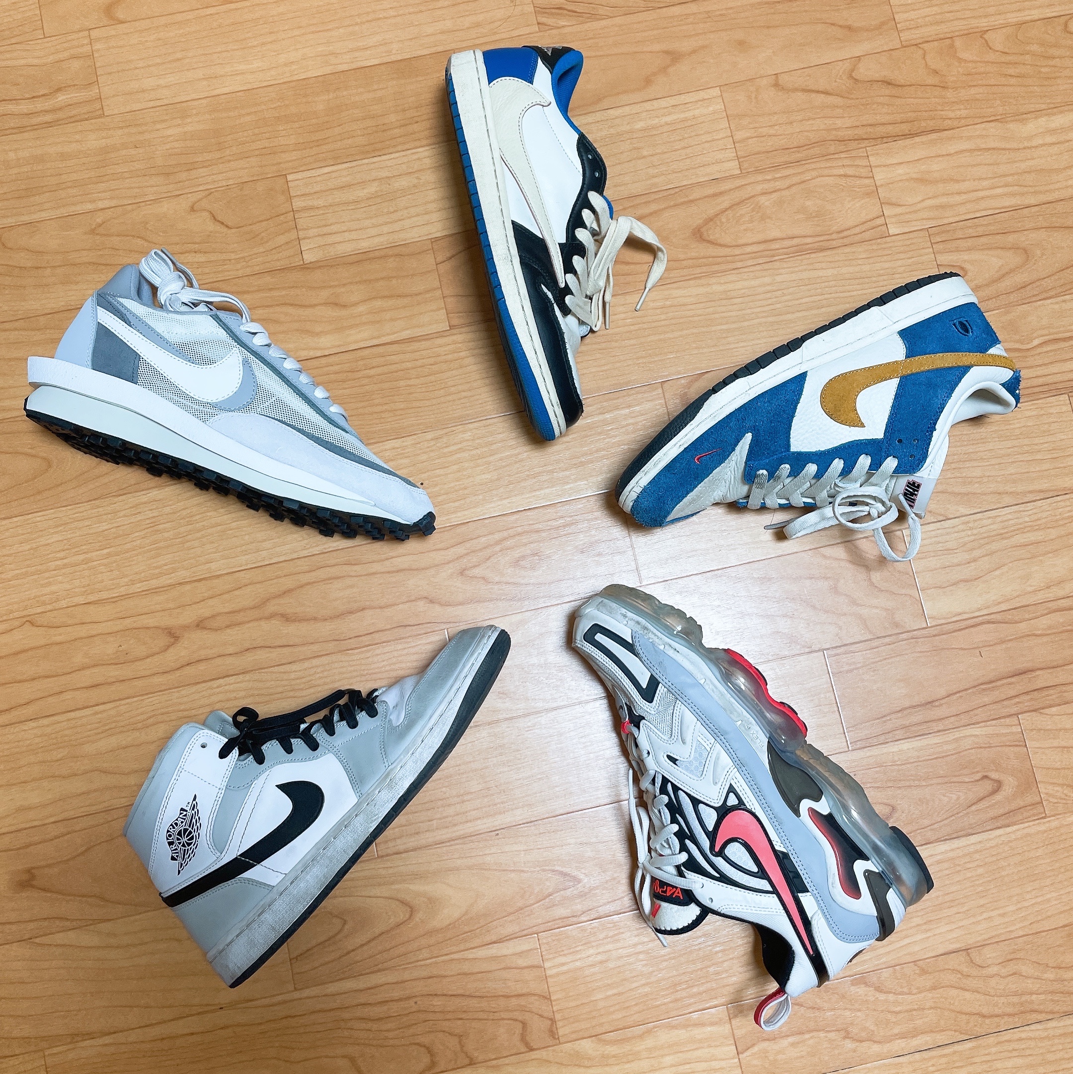 Jordan 1 x Travis Scott x Fragment Retro Low OG SP Military Blue, Nike x Kasina Dunk Low 80's Bus 착용 스타일