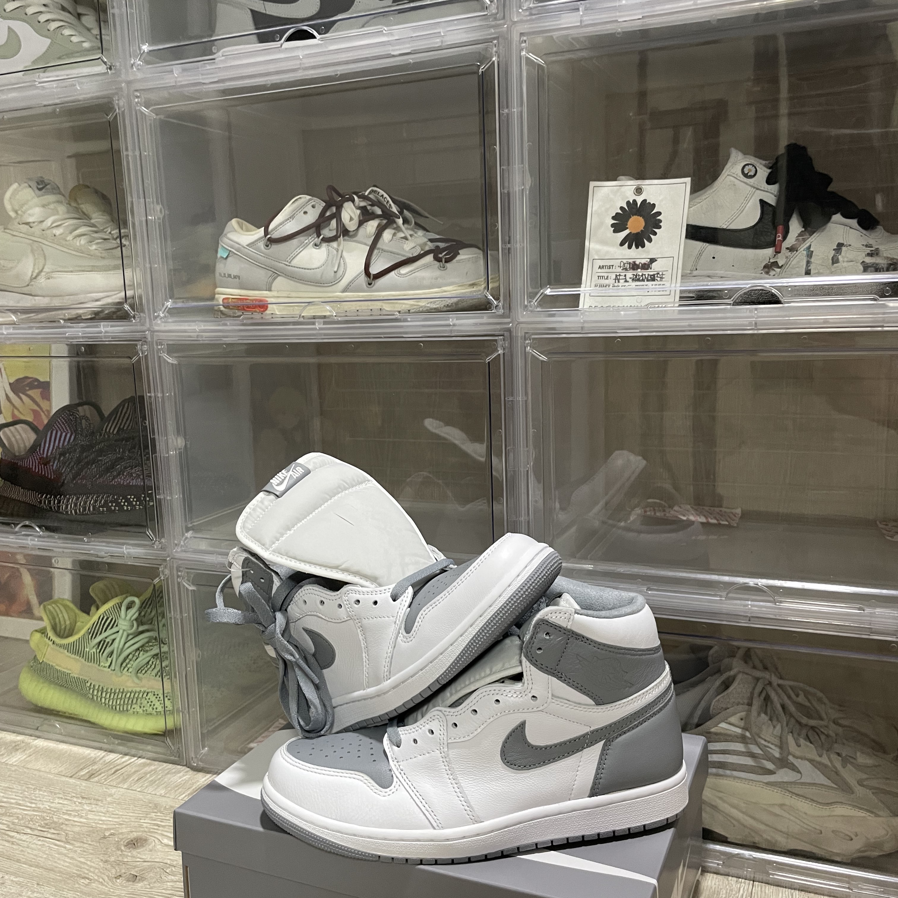 Jordan 1 Retro High OG Stealth, Nike x Off-White Dunk Low The 50 - Lot 46 착용 스타일