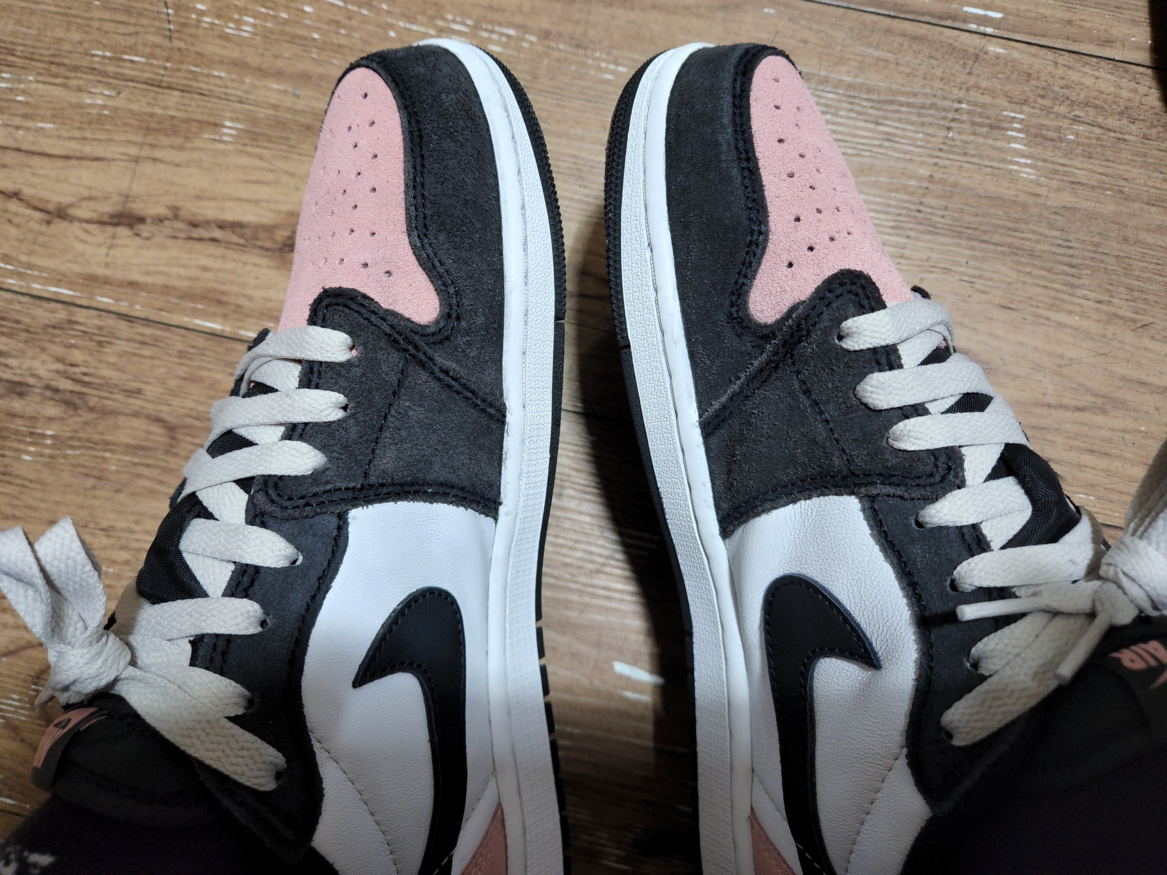 Jordan 1 Retro Low OG Bleached Coral 착용 스타일 - 5