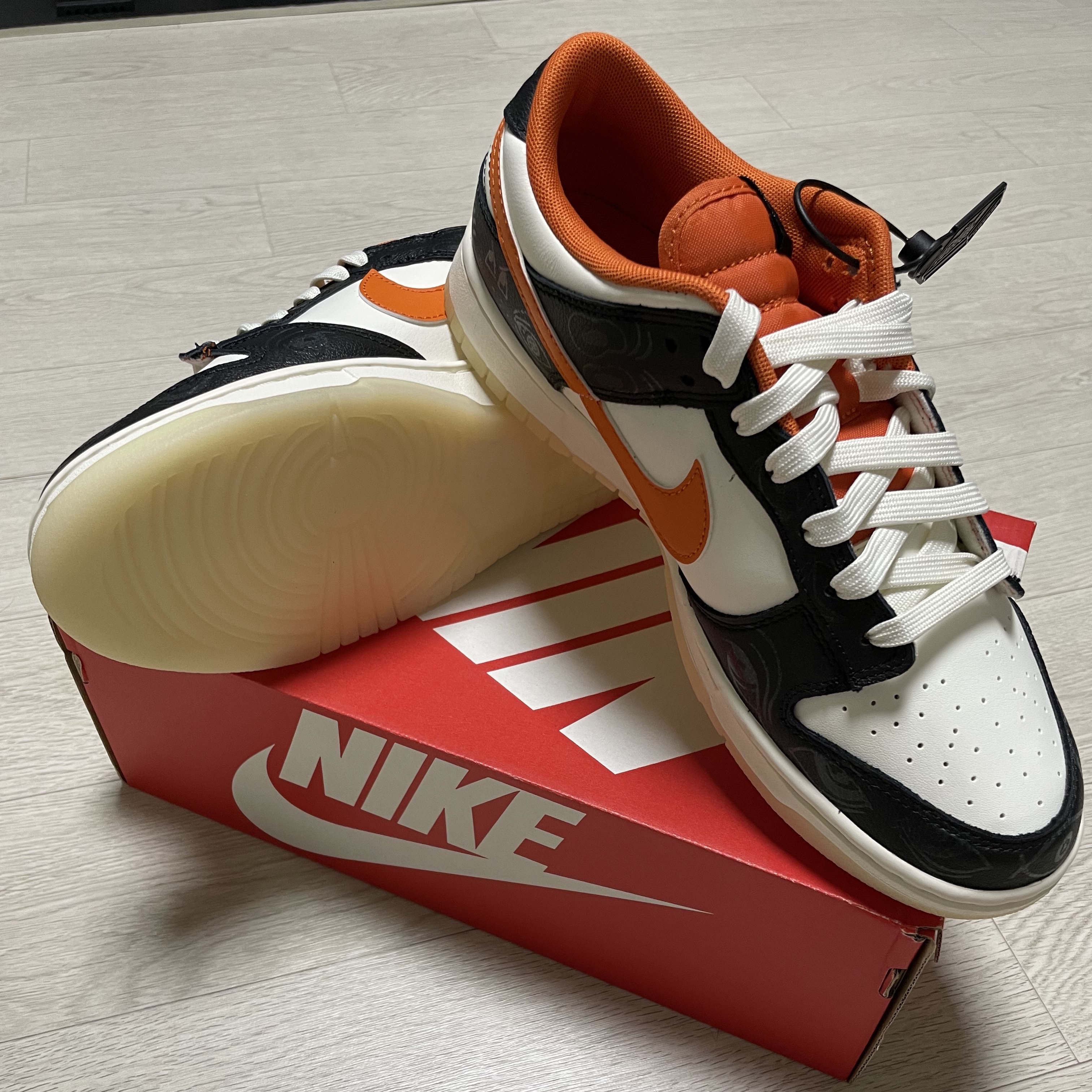 Nike Dunk Low Retro PRM Halloween 착용 스타일