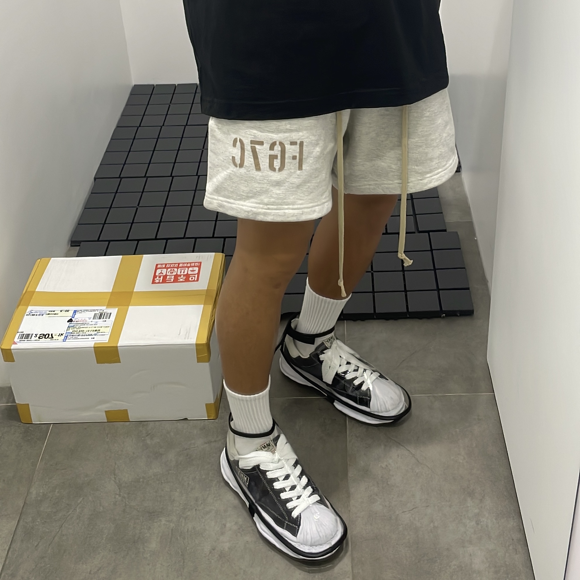Maison Mihara Yasuhiro Blakey OG Sole Canvas Low-top Sneakers Black White 착용 스타일