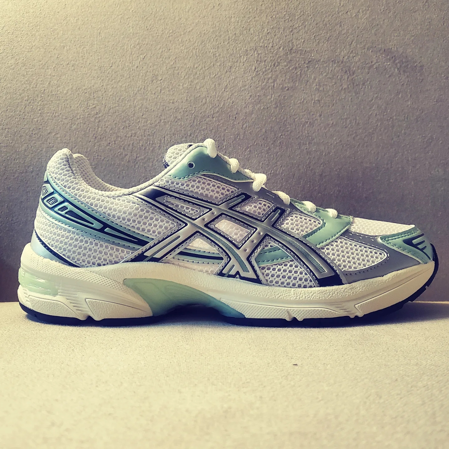 Asics x Naked Gel-1130 White Pure Silver 착용 스타일 - 2
