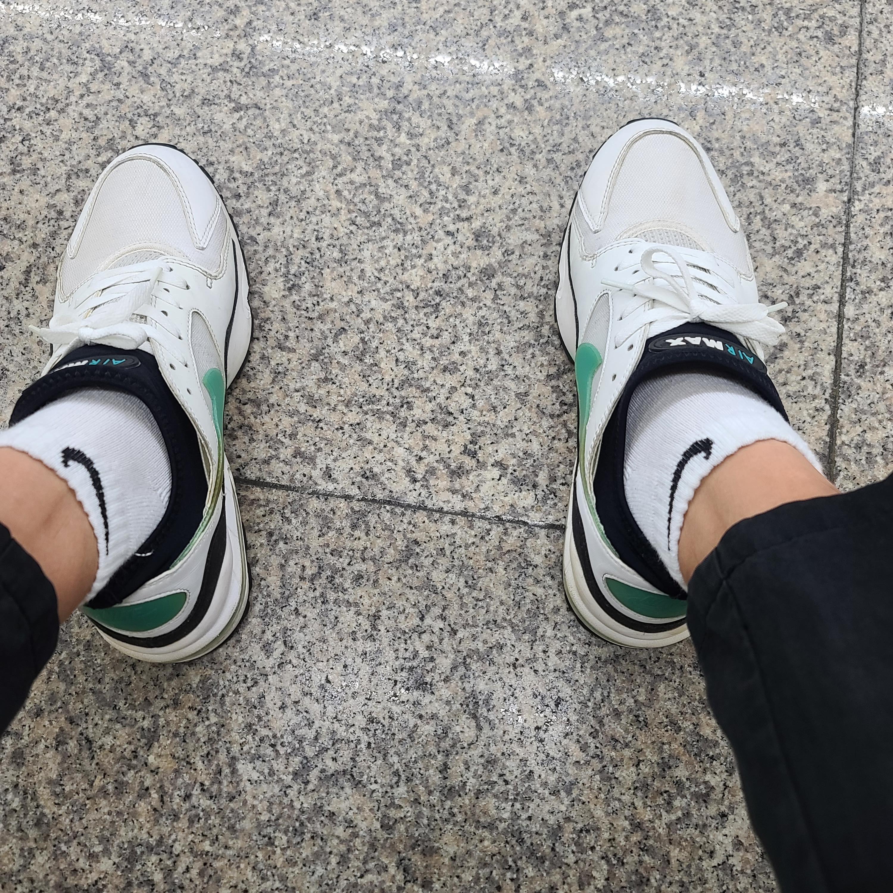 Nike Air Max 93 Menthol 2018 착용 스타일 - 3