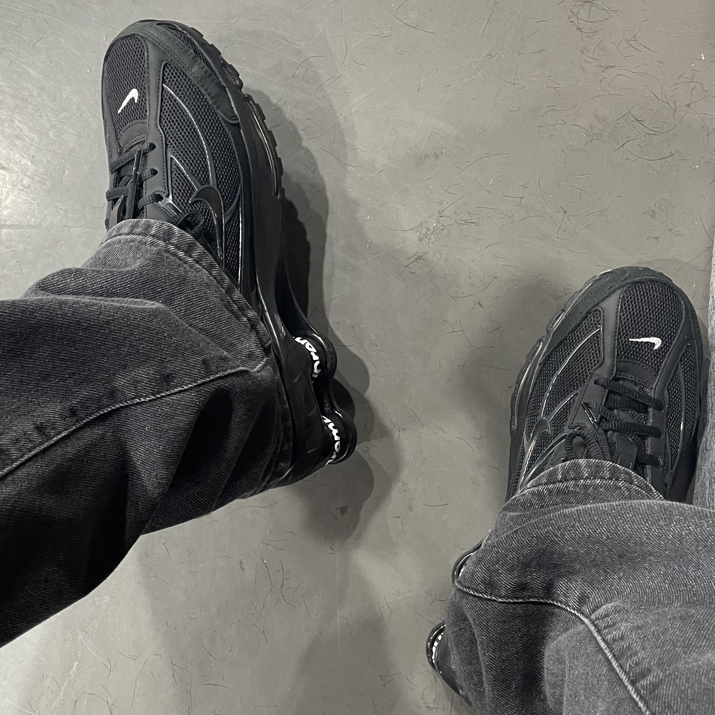 Nike x Supreme Shox Ride 2 SP Black 착용 스타일