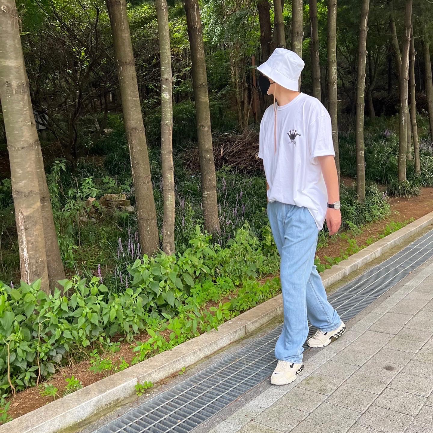 Nike x Stussy Air Zoom Spiridon Cage 2 Fossil, Stussy Lb Crown T-Shirt White 착용 스타일