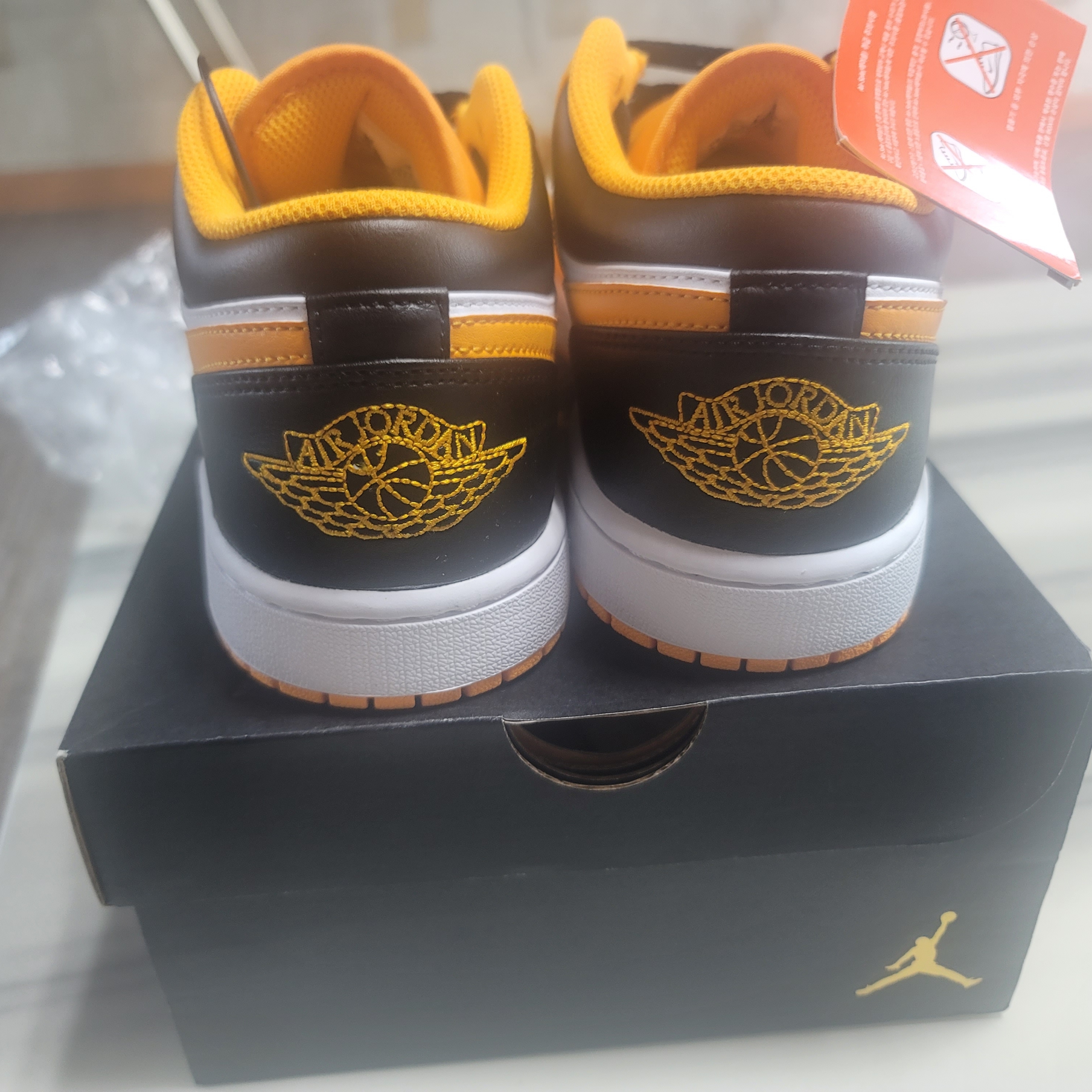 Jordan 1 Low Taxi 착용 스타일 - 4