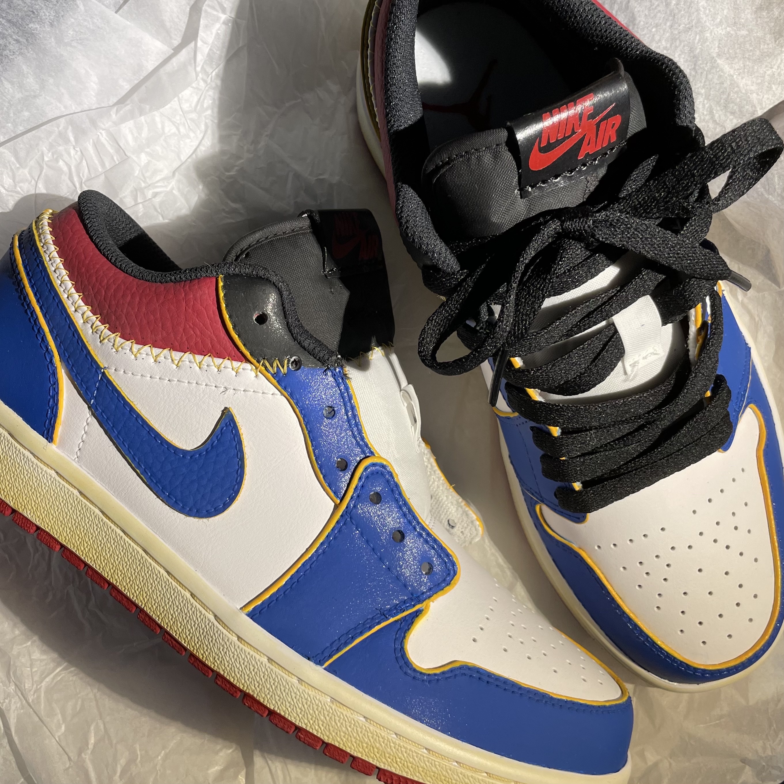 Jordan 1 Low White Red Black 착용 스타일 - 1
