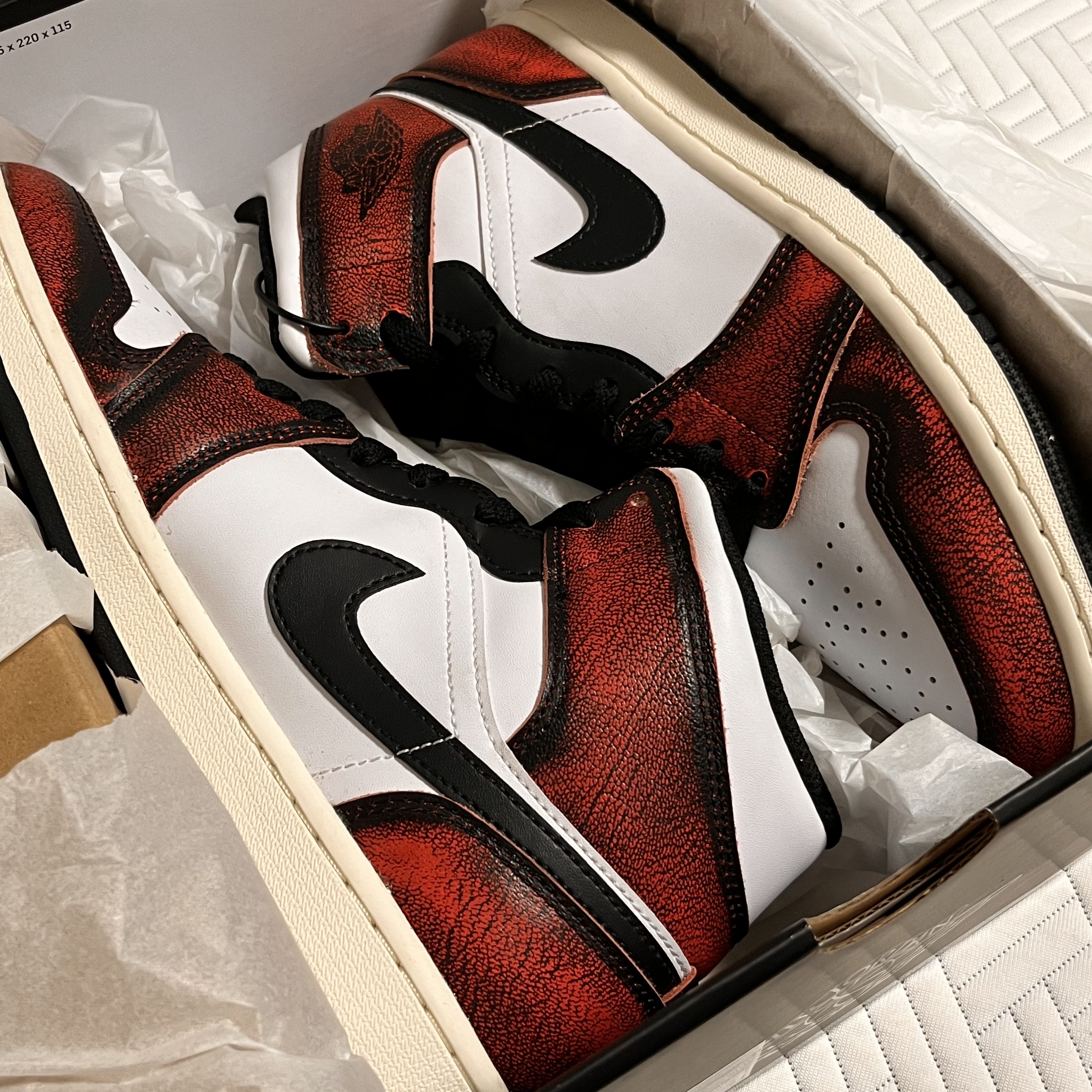 Jordan 1 Mid SE Infrared 23 착용 스타일 - 1