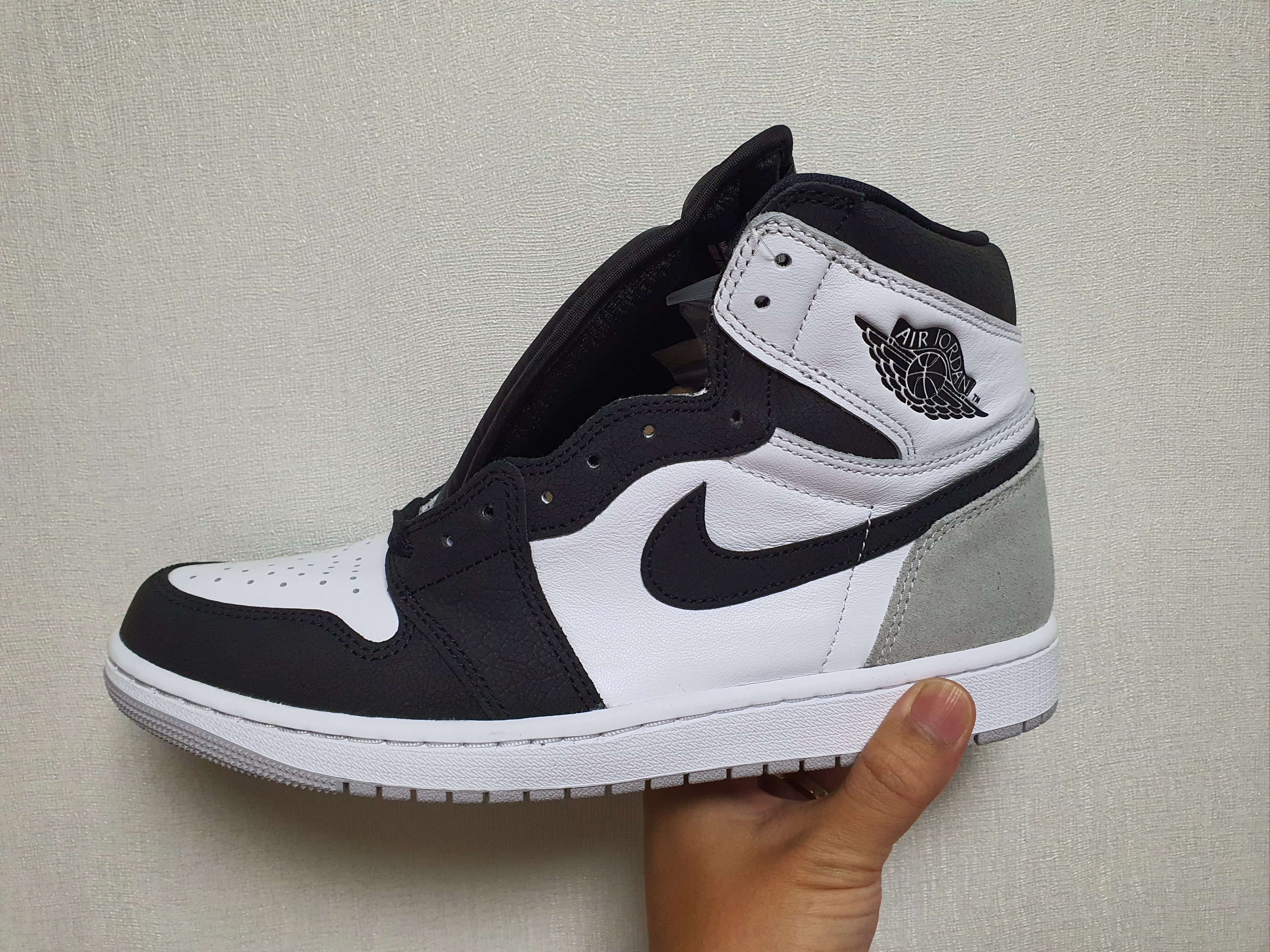 Jordan 1 Retro High OG Bleached Coral 착용 스타일 - 1