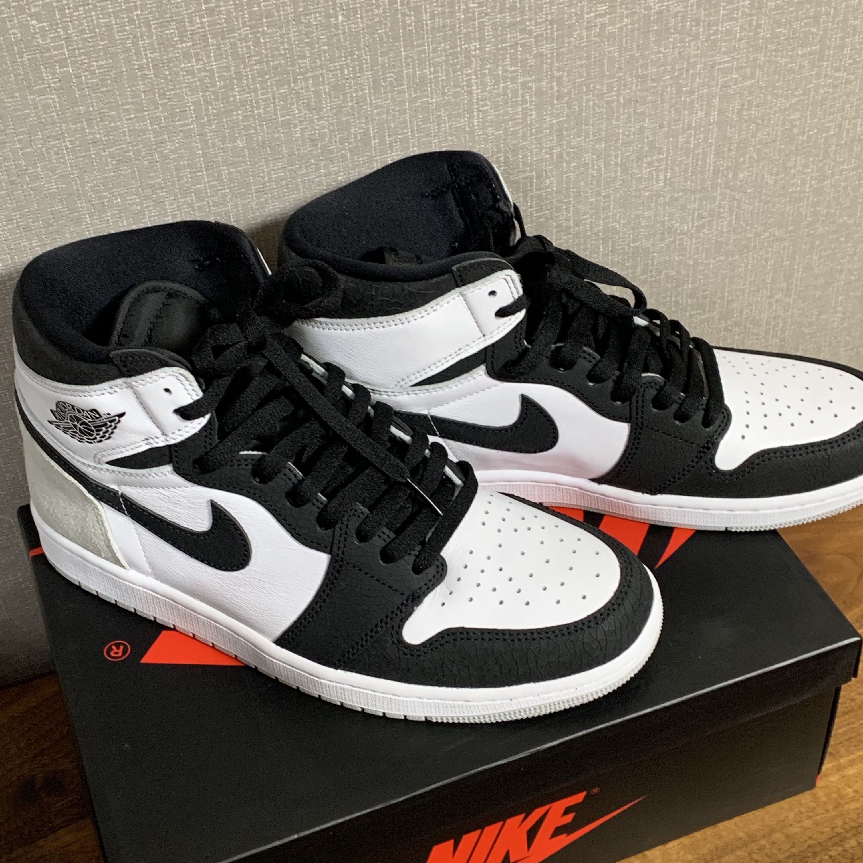 Jordan 1 Retro High OG Bleached Coral 착용 스타일 - 2
