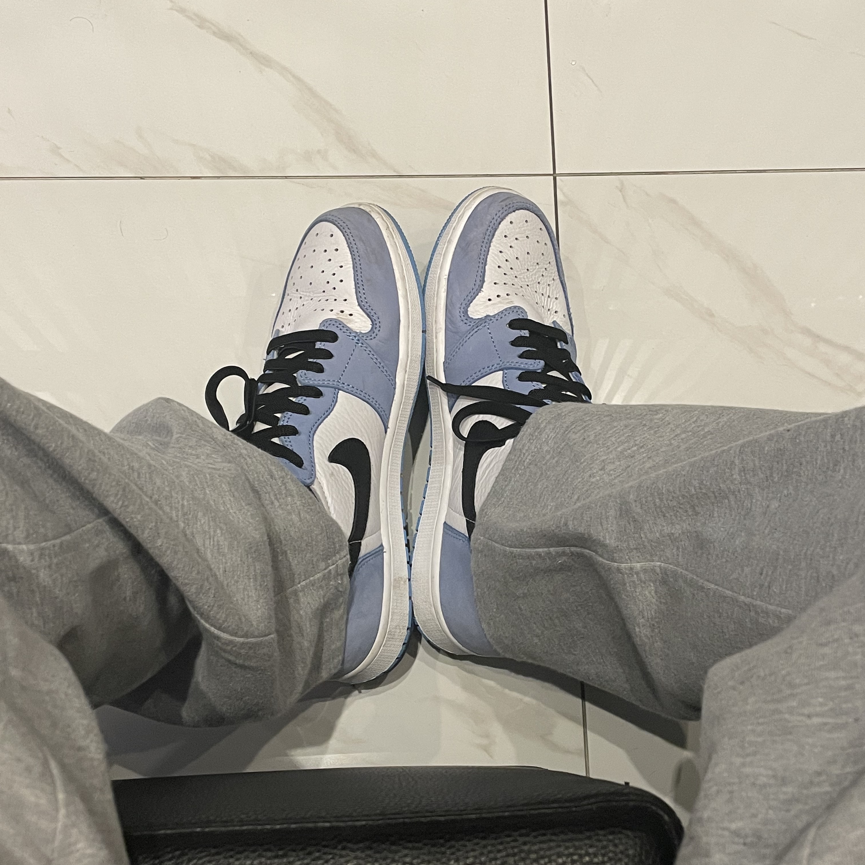 Jordan 1 Retro High OG University Blue 착용 스타일