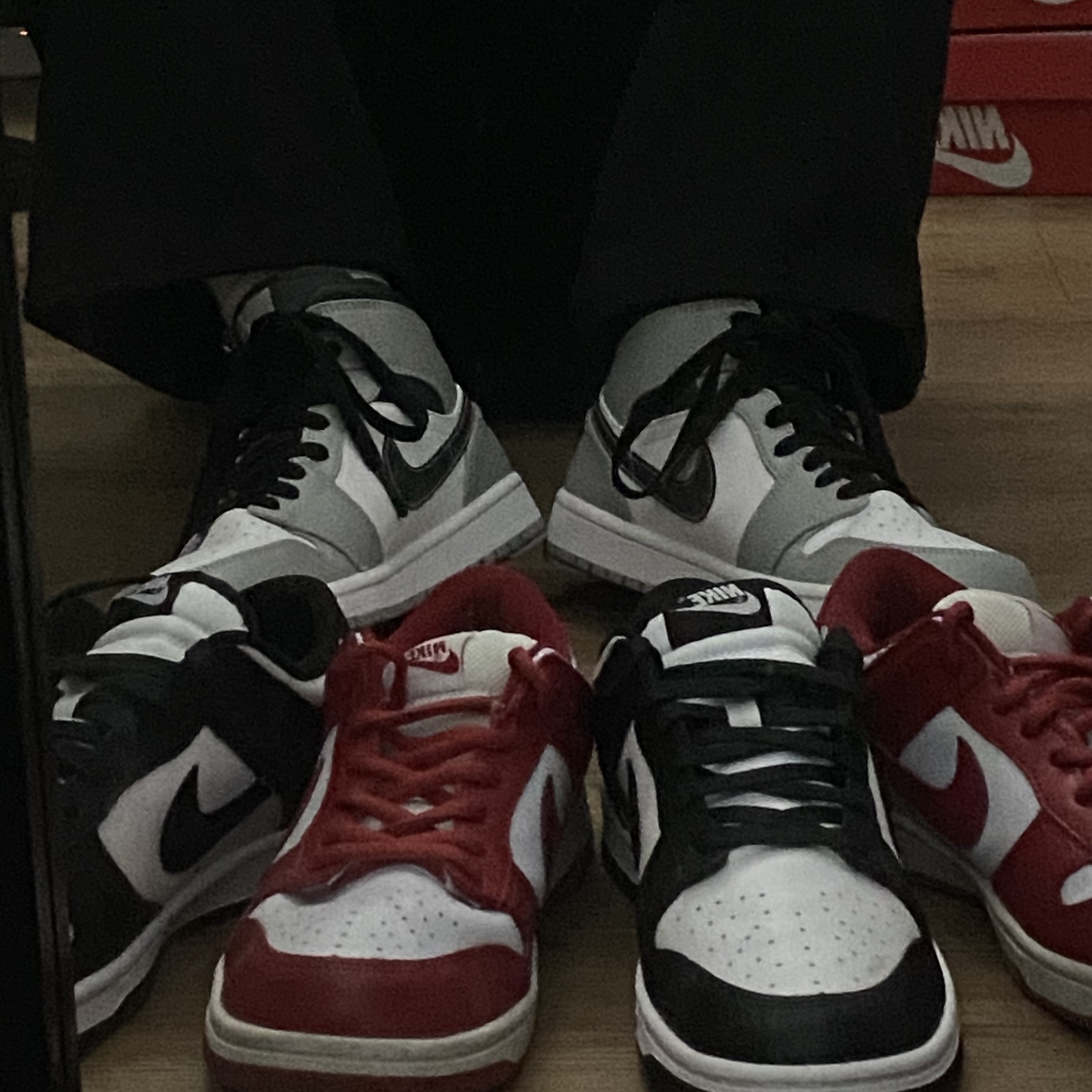 Jordan 1 Mid Light Smoke Grey Anthracite, Nike Dunk Low SP University Red 2020 착용 스타일