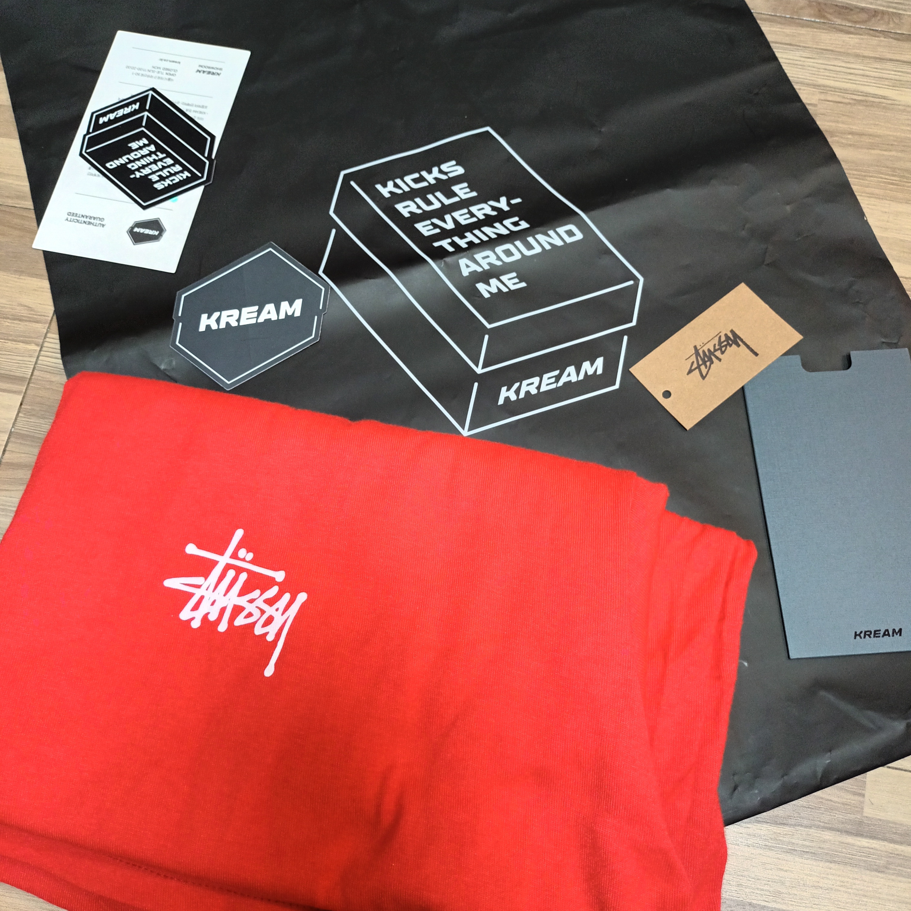 Stussy Basic Stussy T-Shirt Red 2022 착용 스타일 - 2