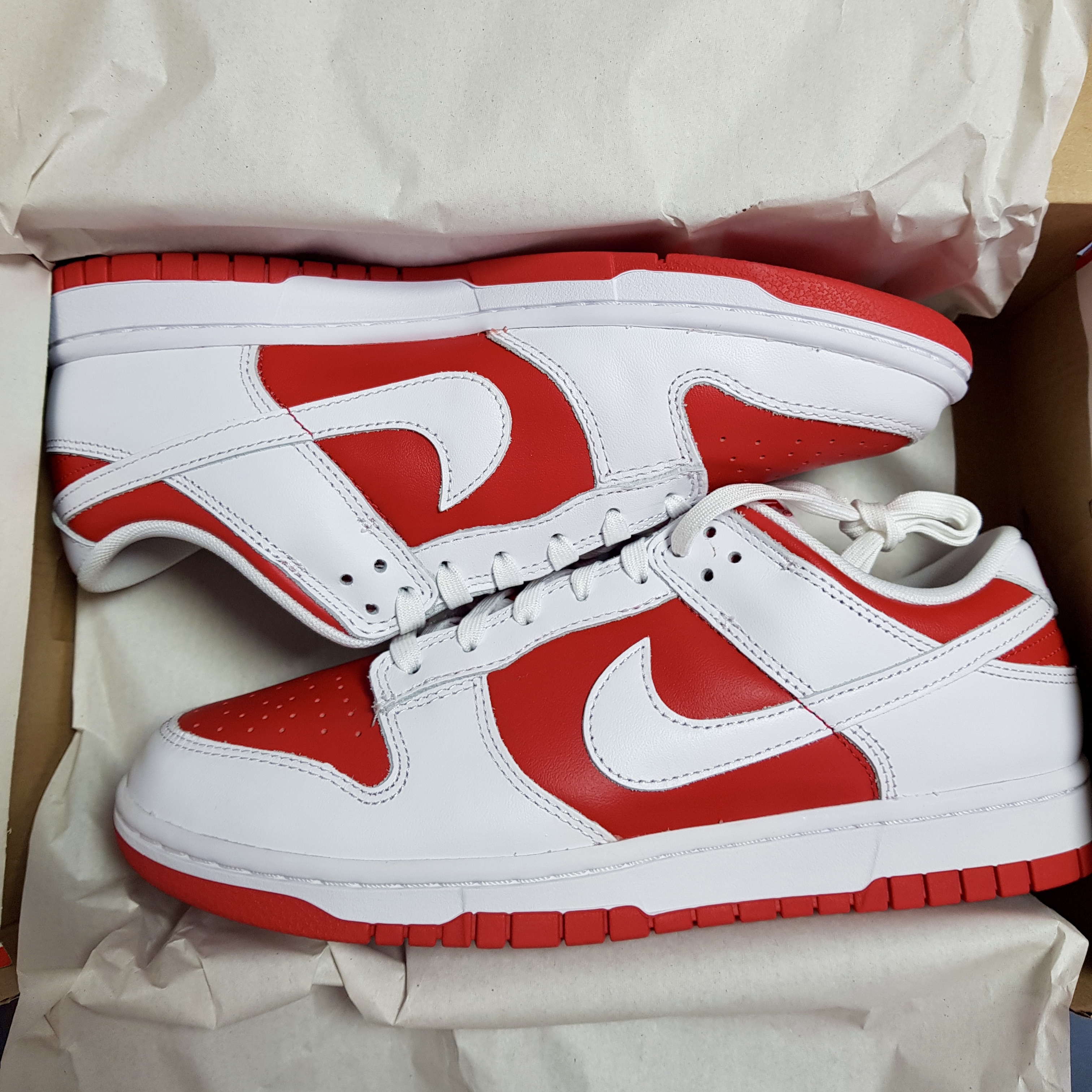 Nike Dunk Low Retro Championship Red 착용 스타일