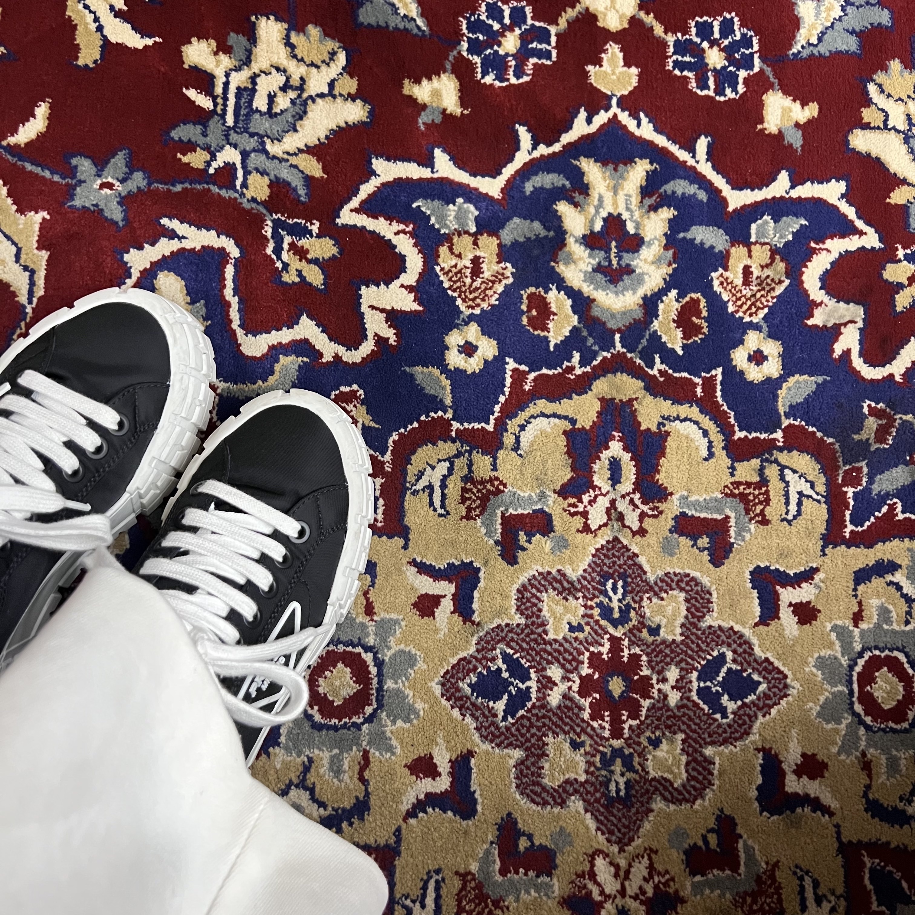 (W) Prada Double Wheel Re-Nylon Gabardine Sneakers Black White 착용 스타일