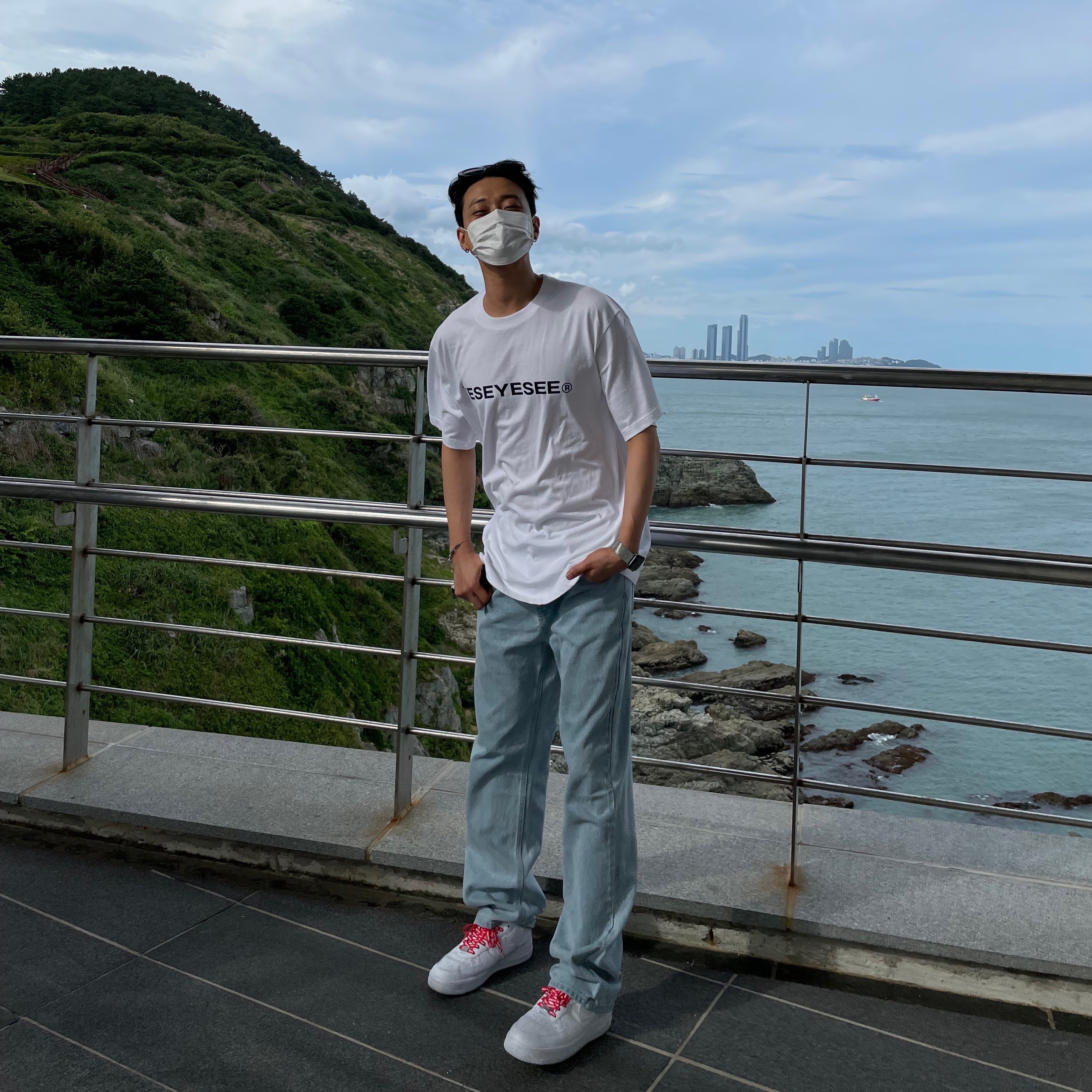 Nike x Supreme Air Force 1 Low White 착용 스타일