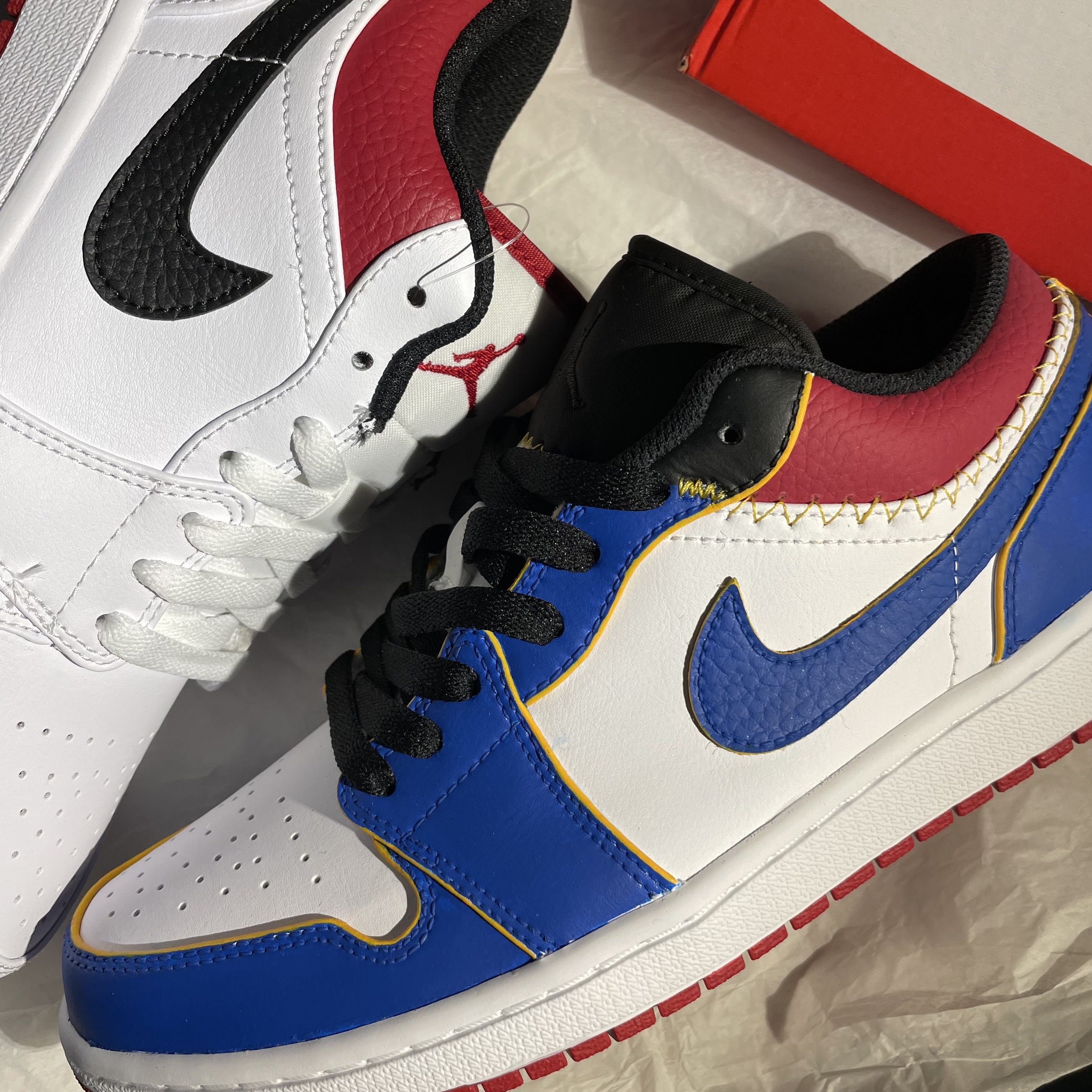 Jordan 1 Low White Red Black 착용 스타일 - 4