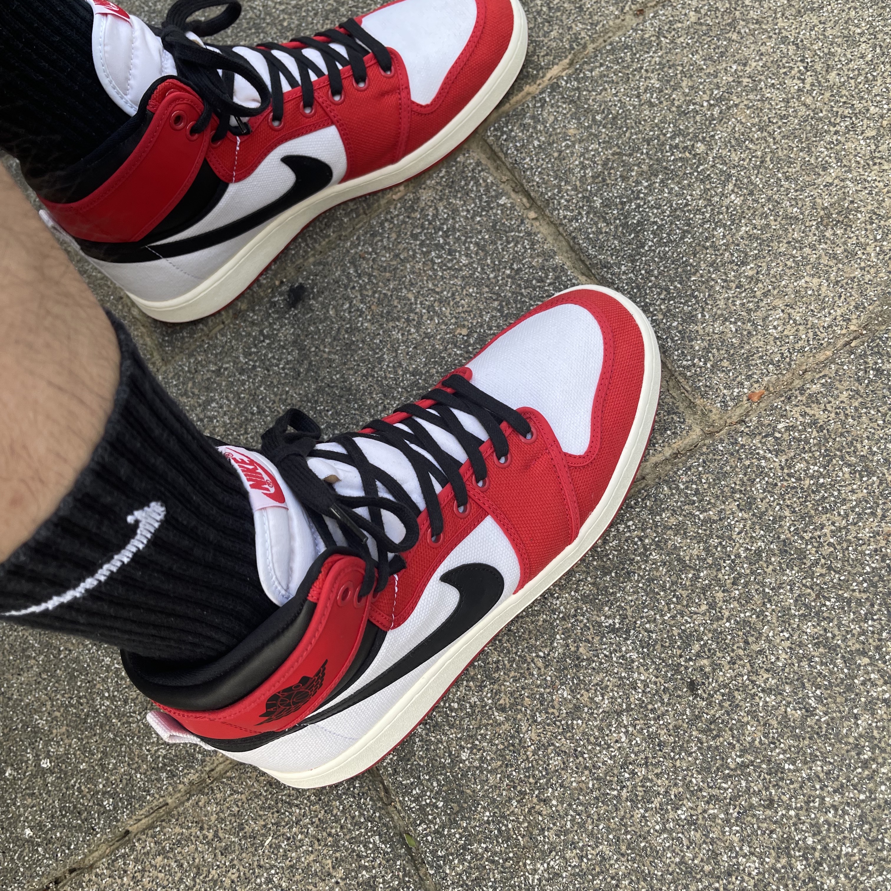 Jordan 1 KO High OG Chicago 착용 스타일 - 3