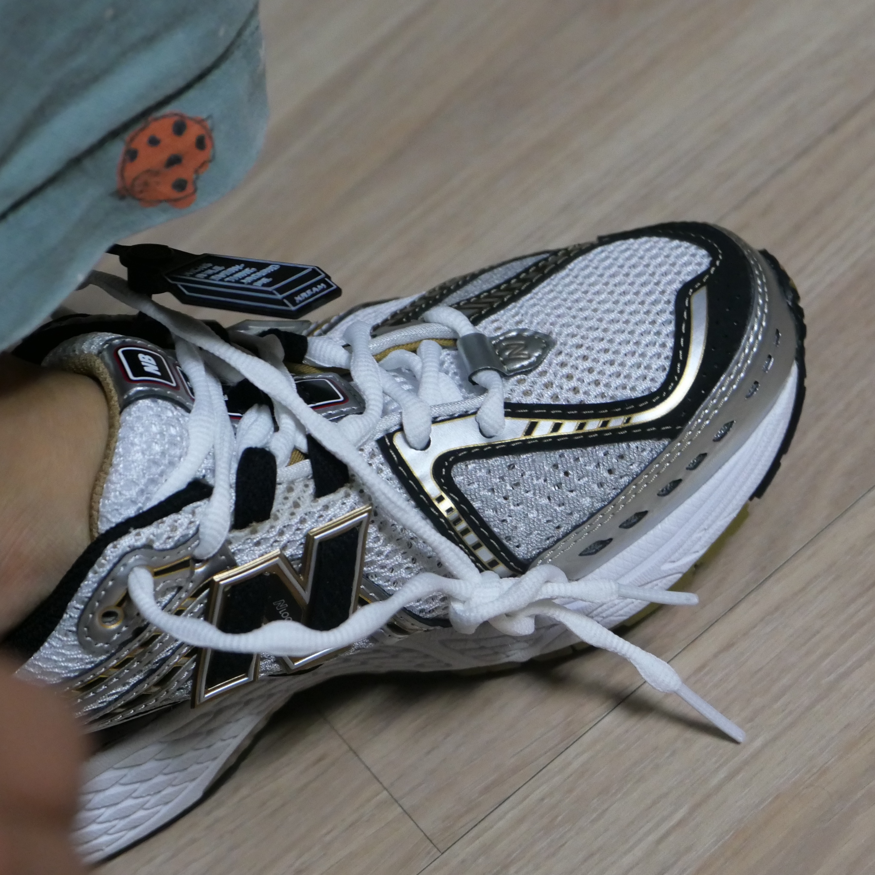 New Balance 1906R White Gold 착용 스타일 - 2