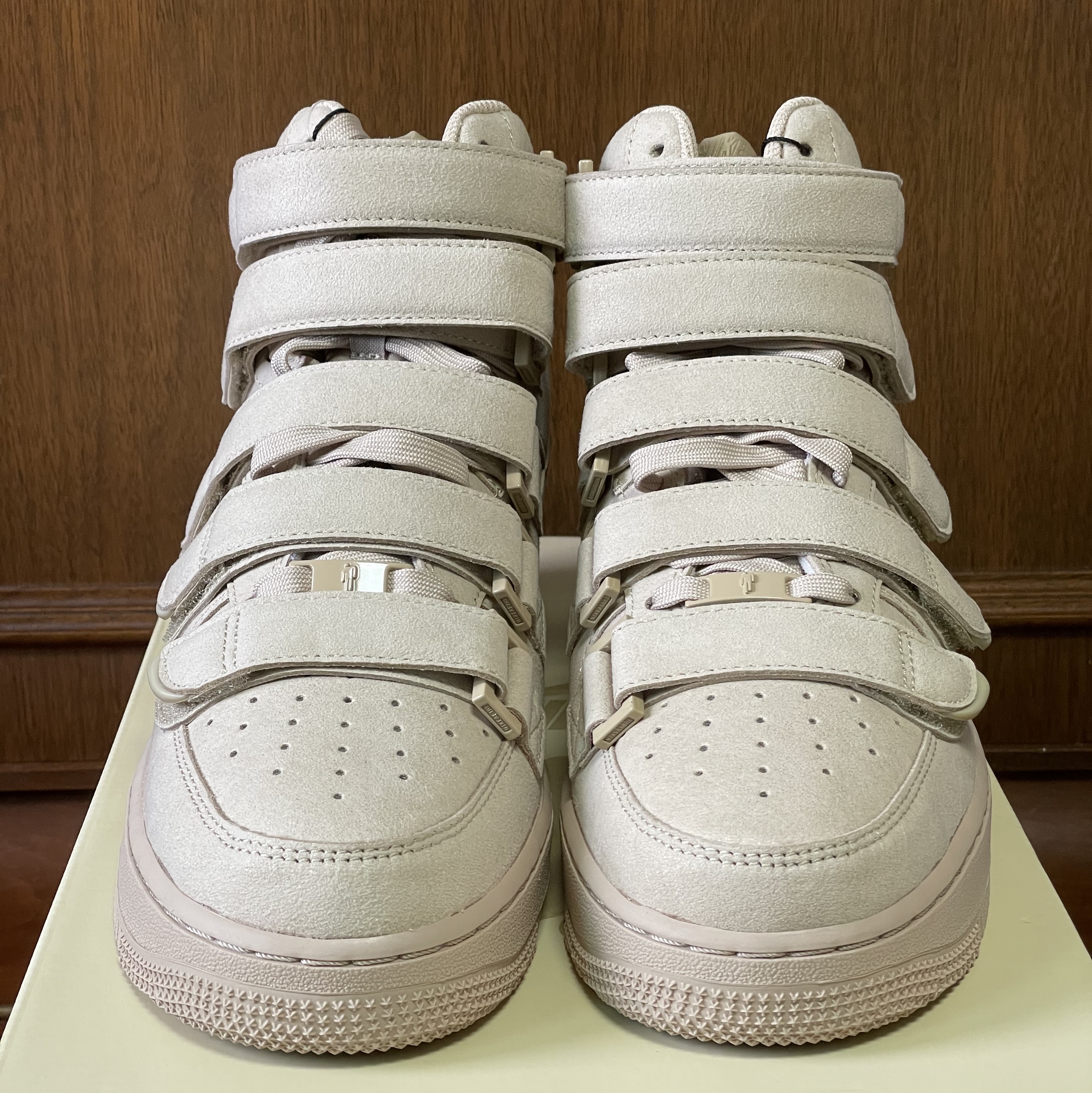 Nike x Billie Eilish Air Force 1 High '07 SP Mushroom 착용 스타일 - 3
