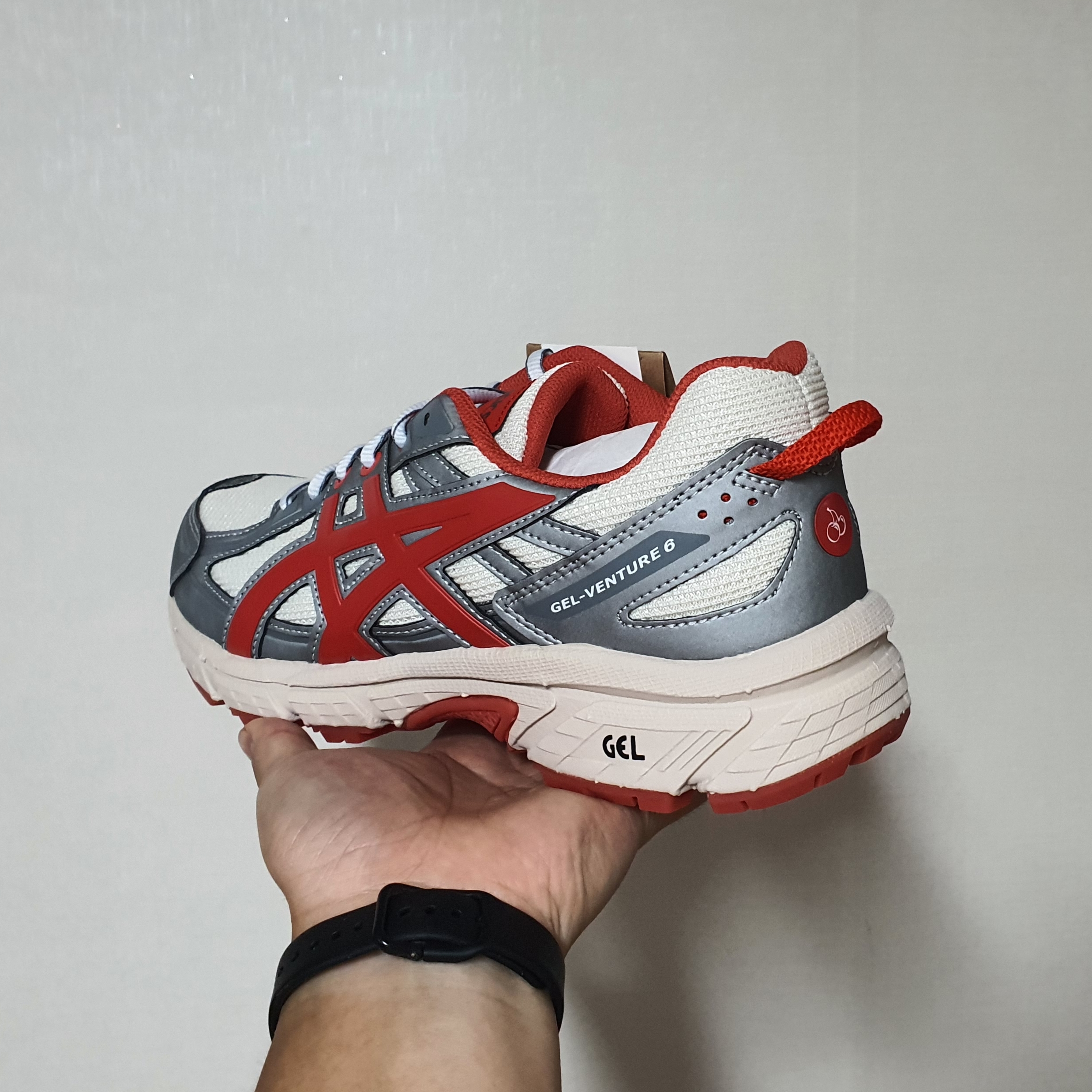(W) Asics x Kirsh Gel-Venture 6 Birch 착용 스타일 - 4